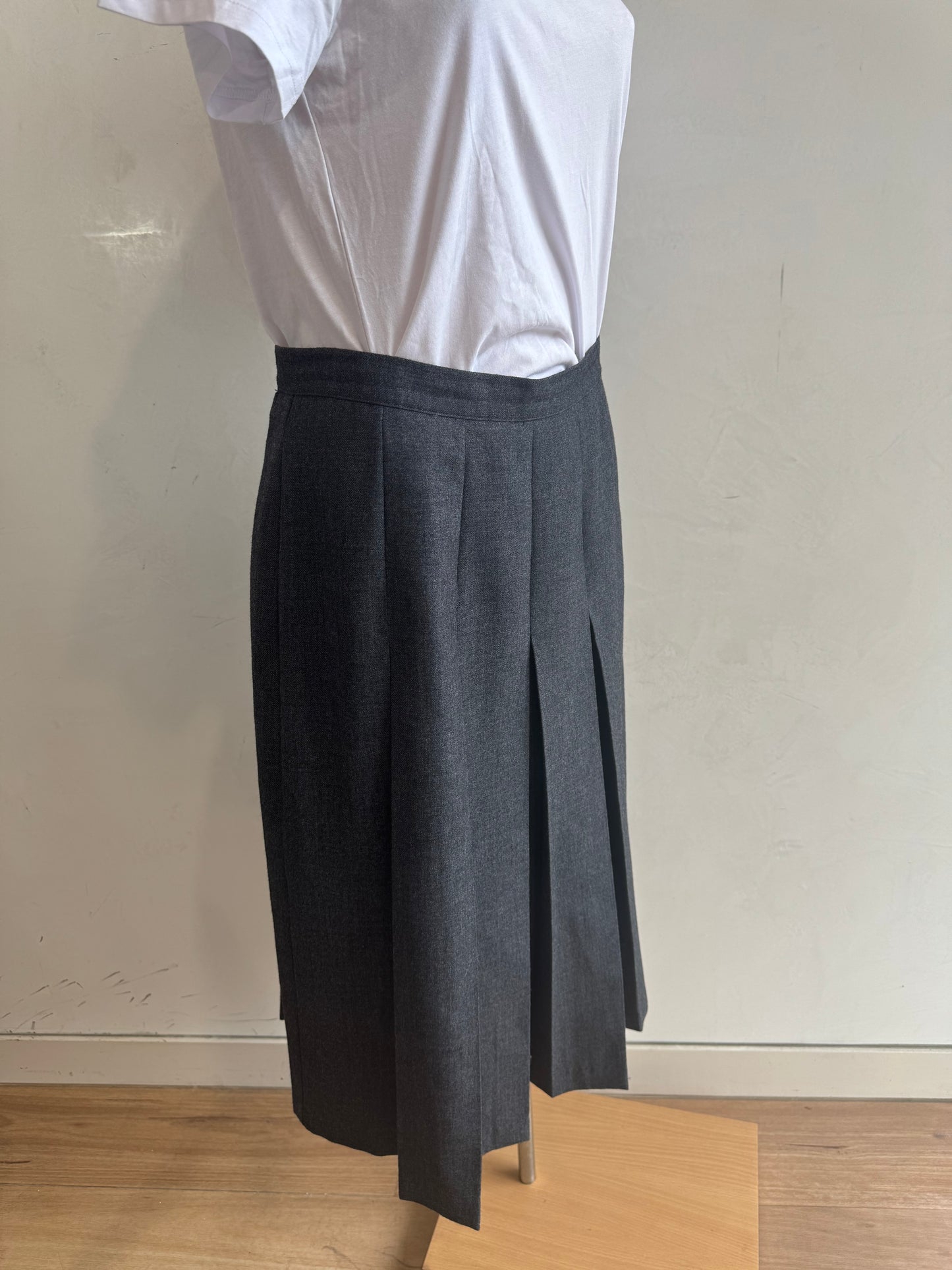 Vintage Aywon grey skirt - size L
