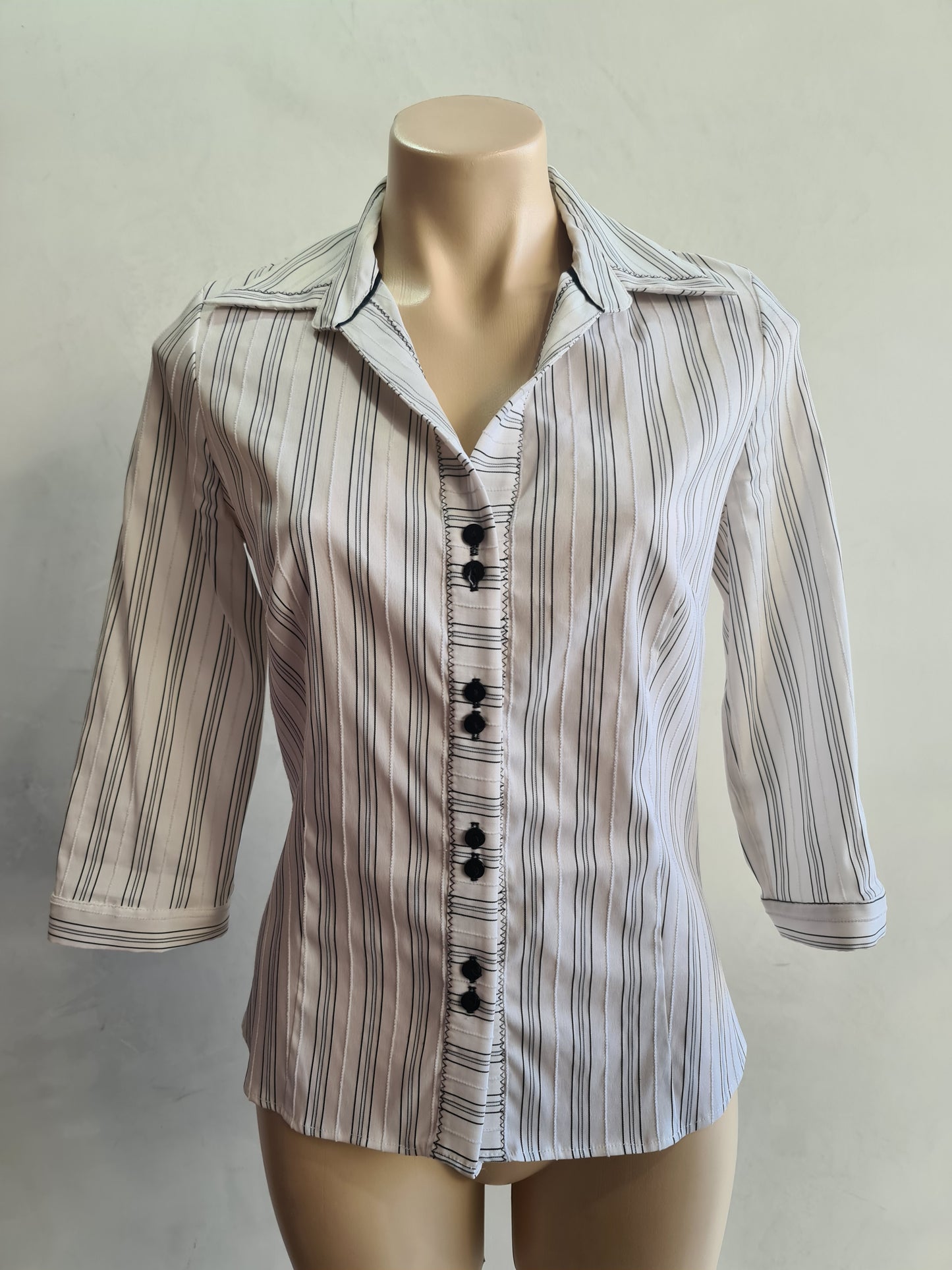 Anthea Crawford White with Black Stripe shirt - size 10