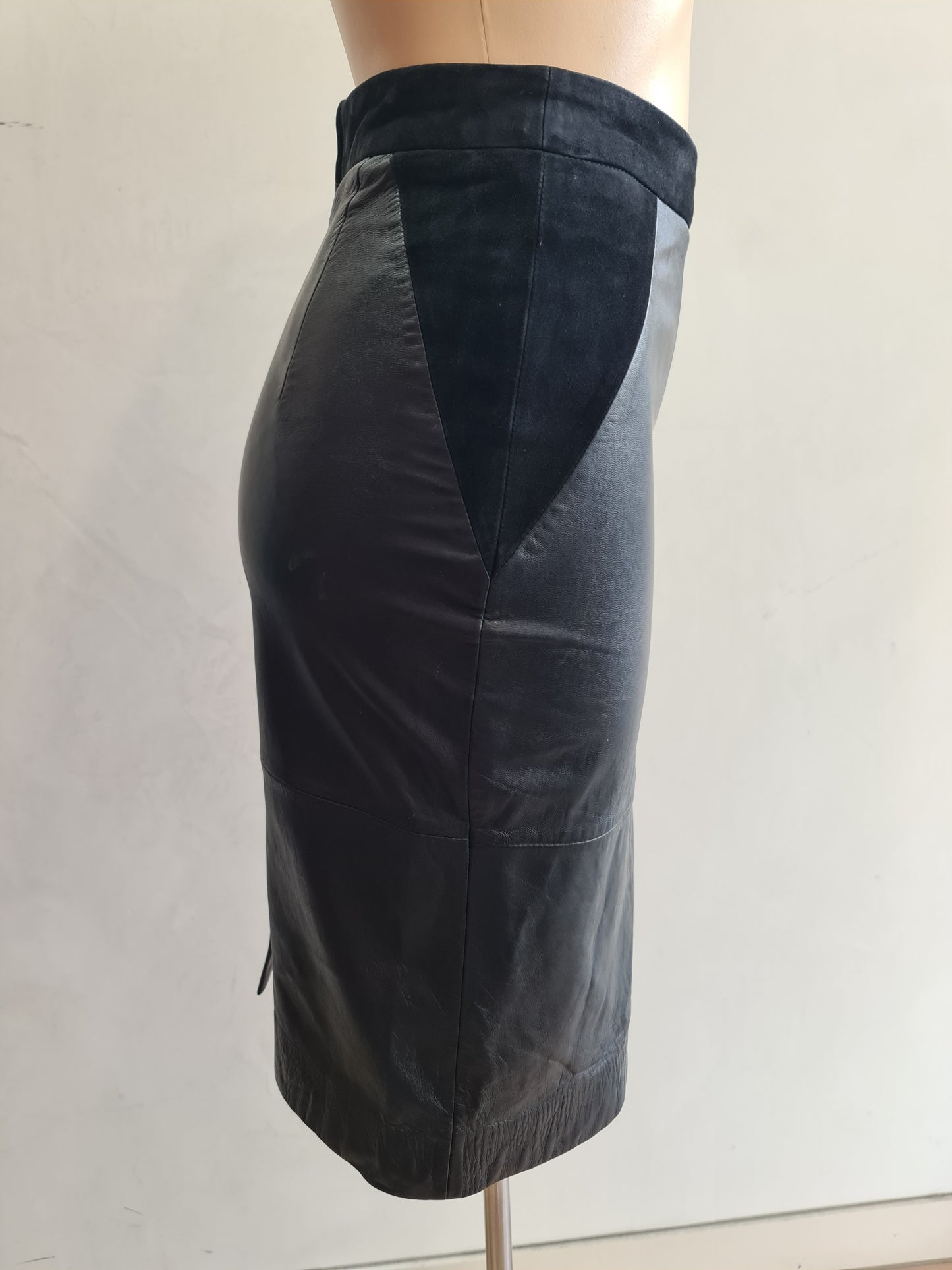 Vintage Alannah Hill Leather Skirt - size XS