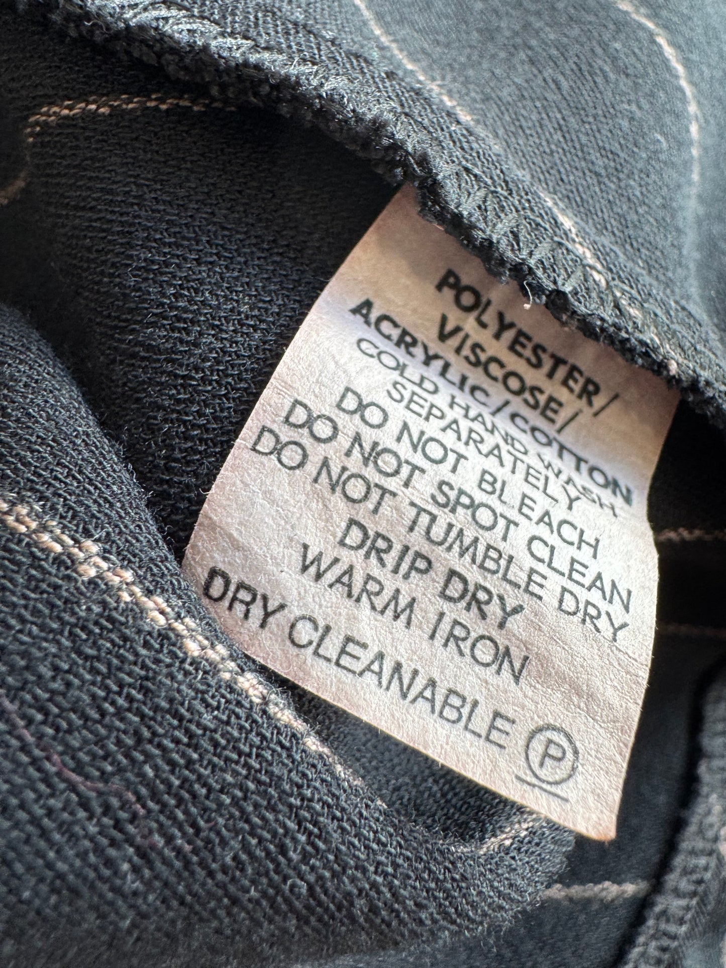 Review black striped skirt - size 10