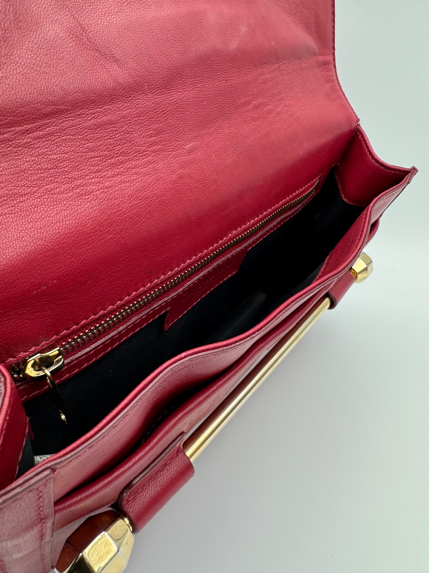 VIKTOR & ROLF CLUTCH RED