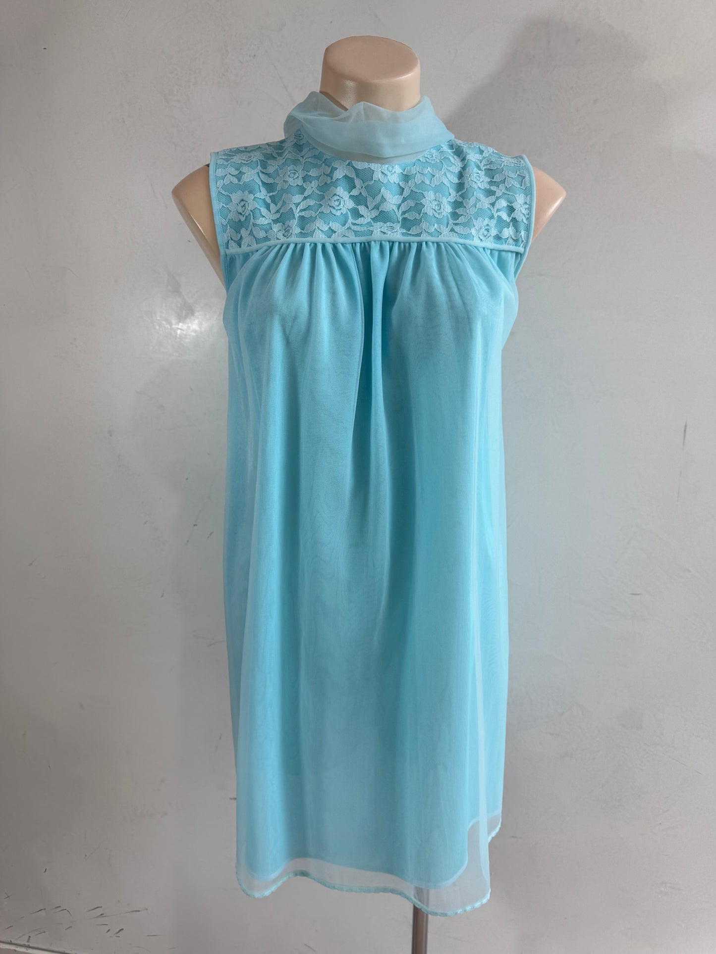 Vintage 50s baby blue mini dressing gown