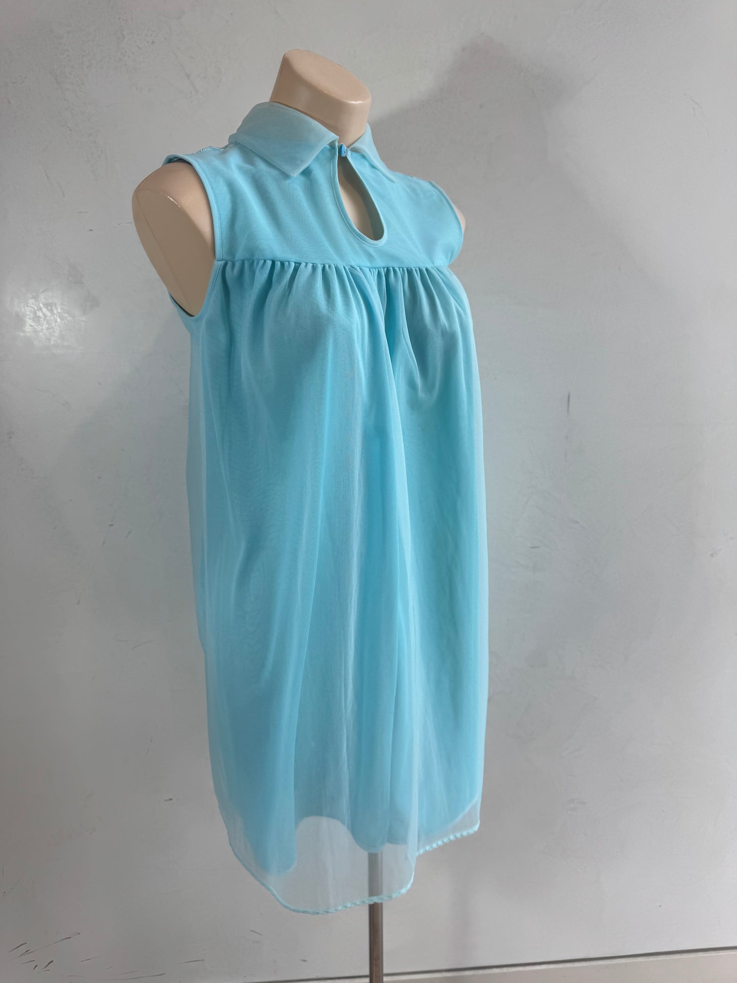 Vintage 50s baby blue mini dressing gown