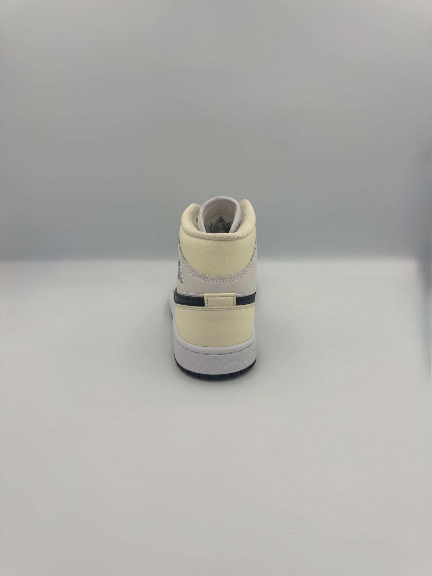 Air Jordan White/Cream Size 39