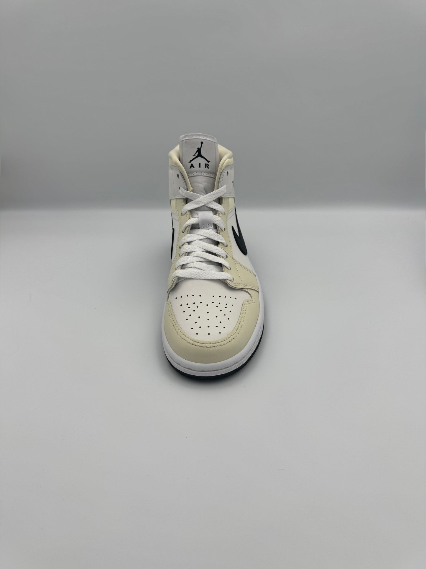 Air Jordan White/Cream Size 39