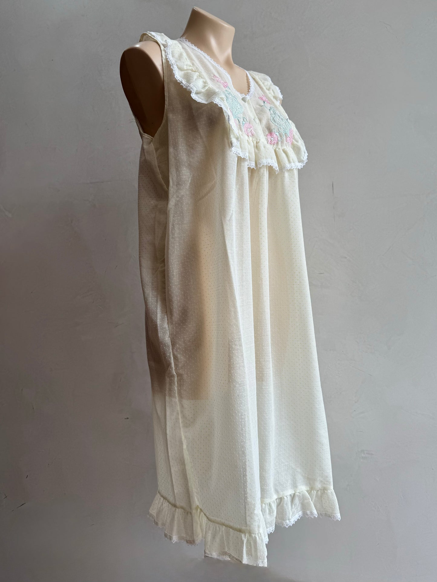 Vintage Diamond Cut Embroidered dress size M