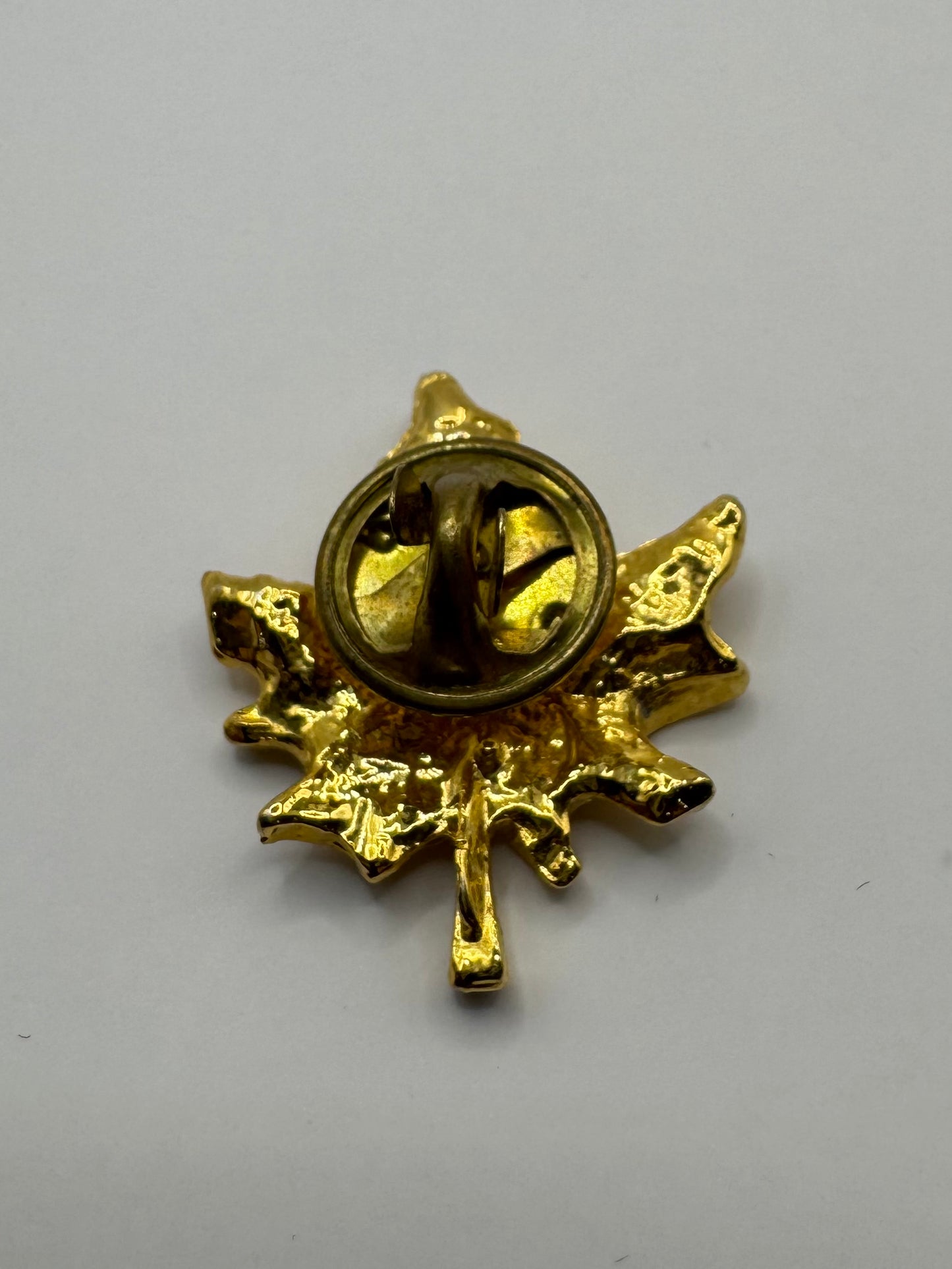 Leaf brooch
