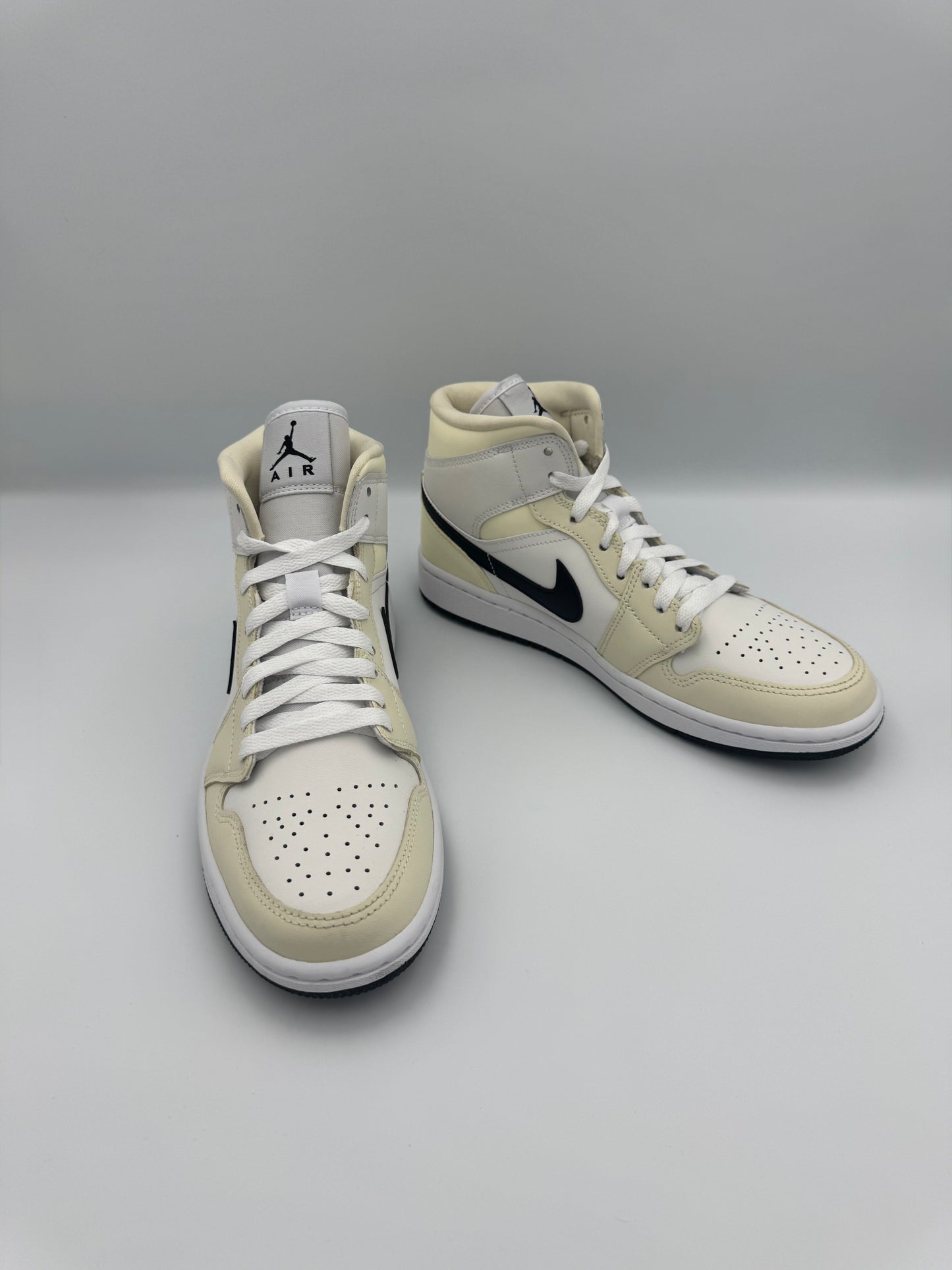 Air Jordan White/Cream Size 39