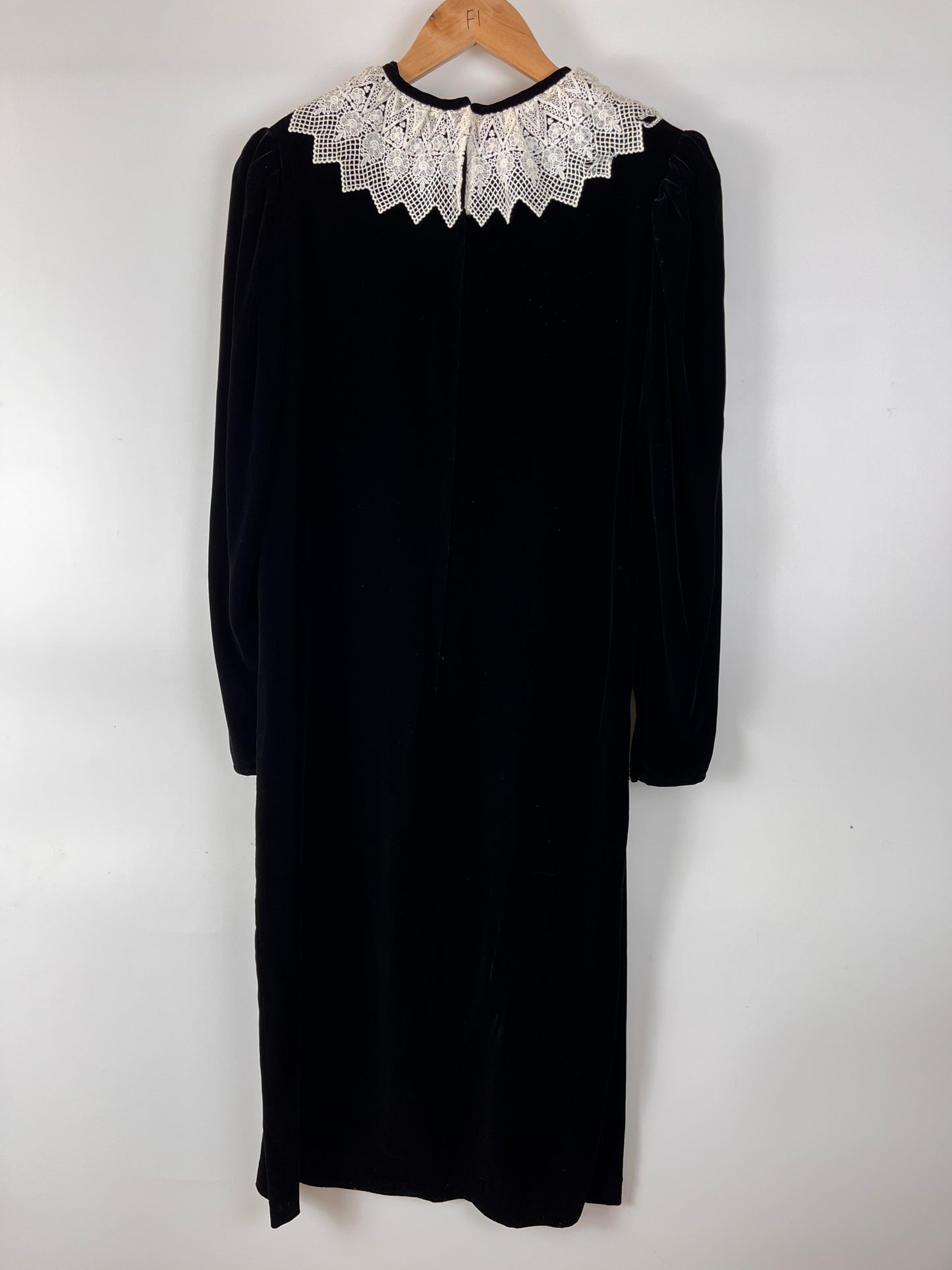 Vintage PERRI CUTTEN Black Velvet Midi Dress S/M