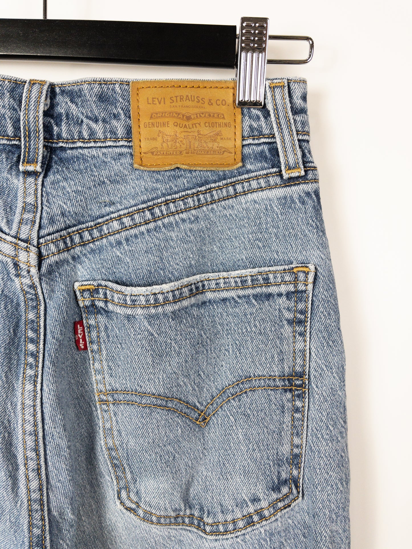 LEVIS 70s High Flare Size 27