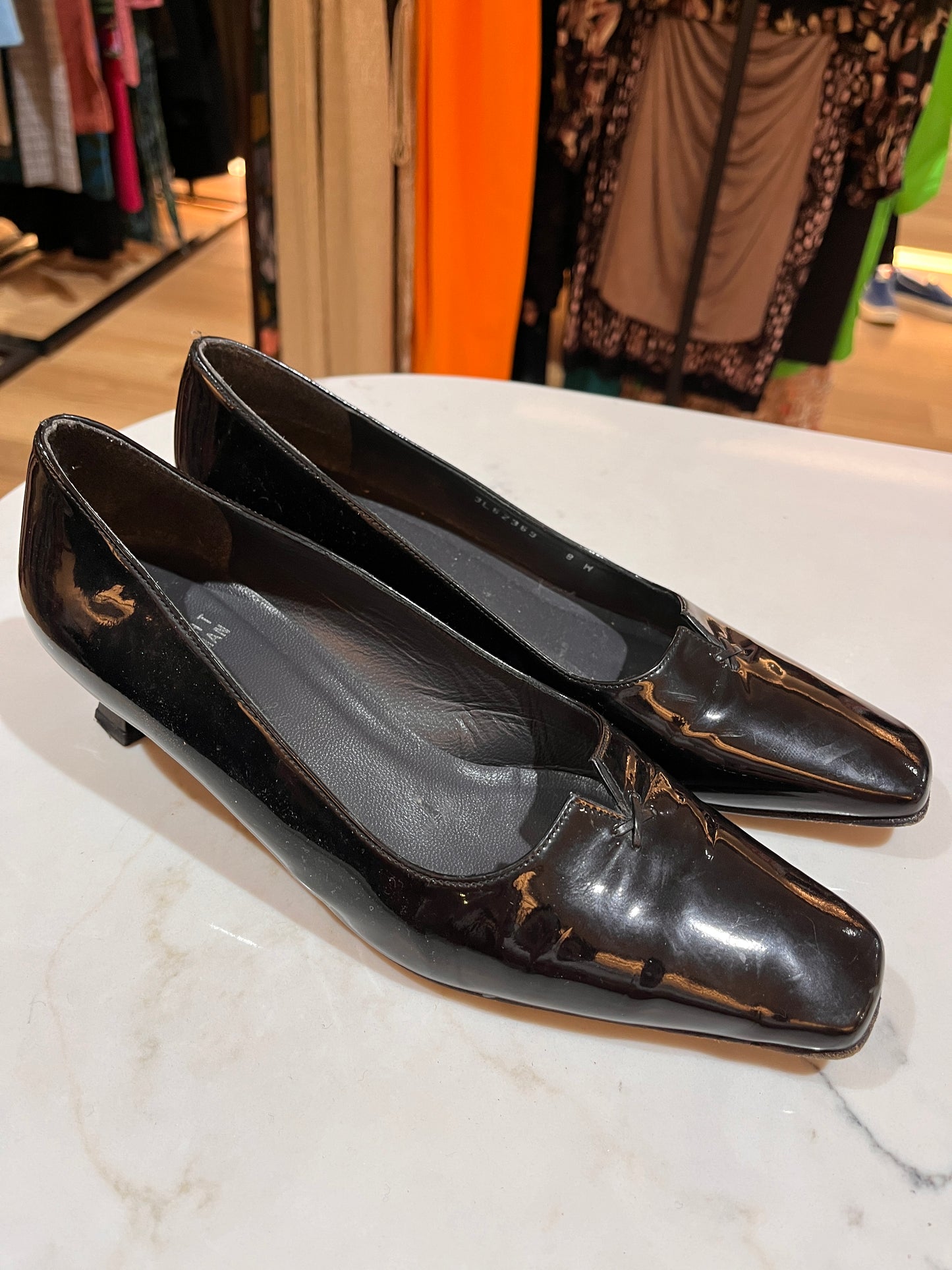 Vintage STUART WEITZMAN Kitten Pumps Size 8