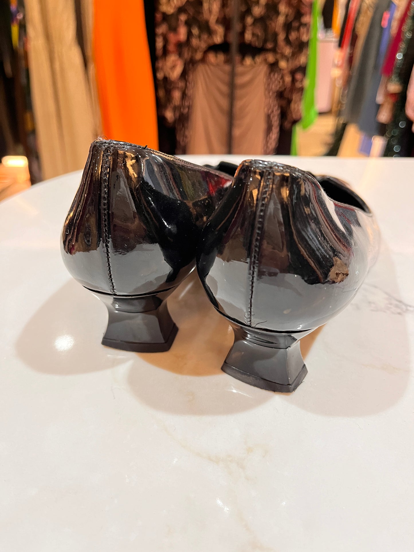 Vintage STUART WEITZMAN Kitten Pumps Size 8