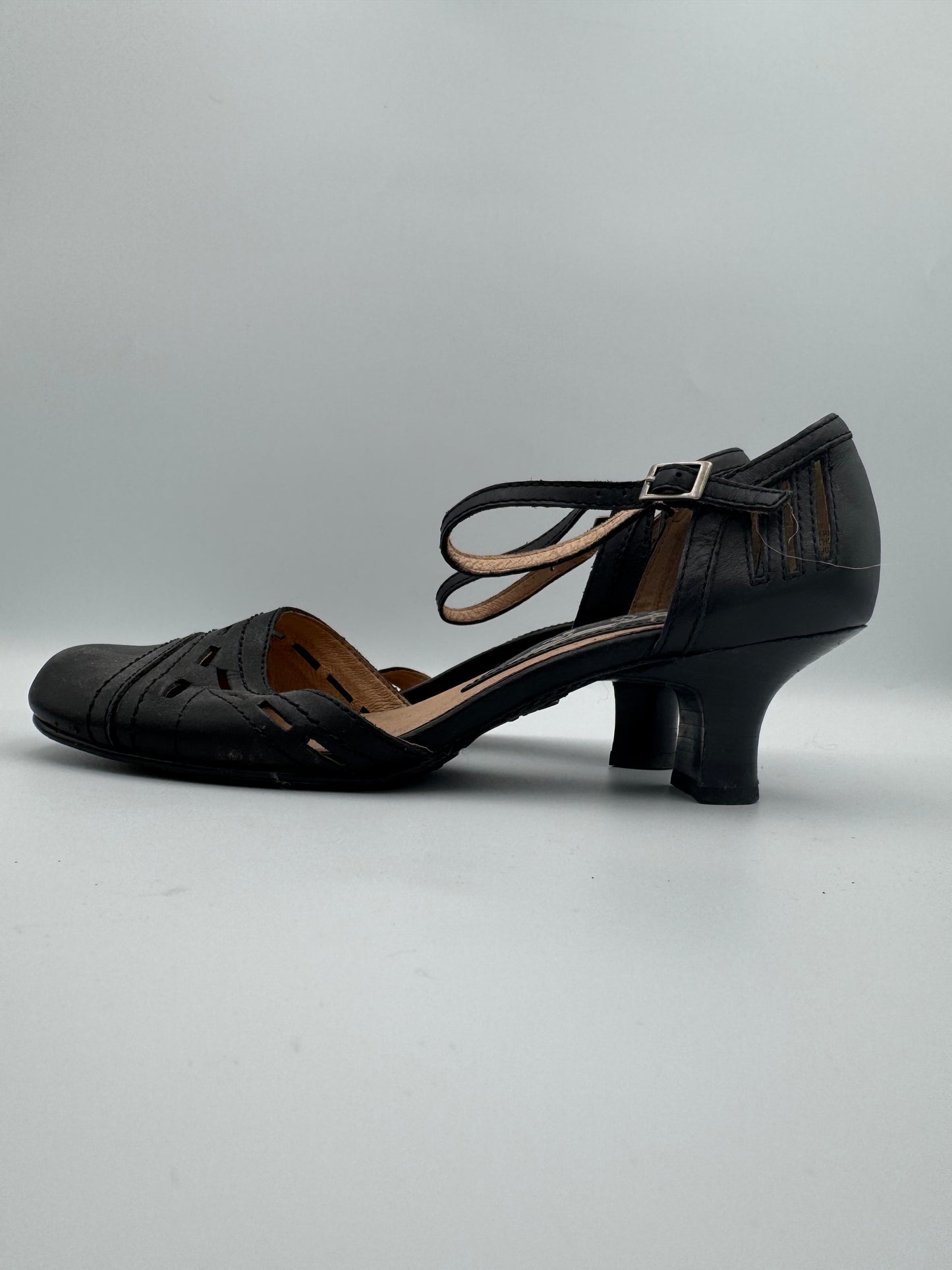 Vintage Colorado Strappy Heels - size 8