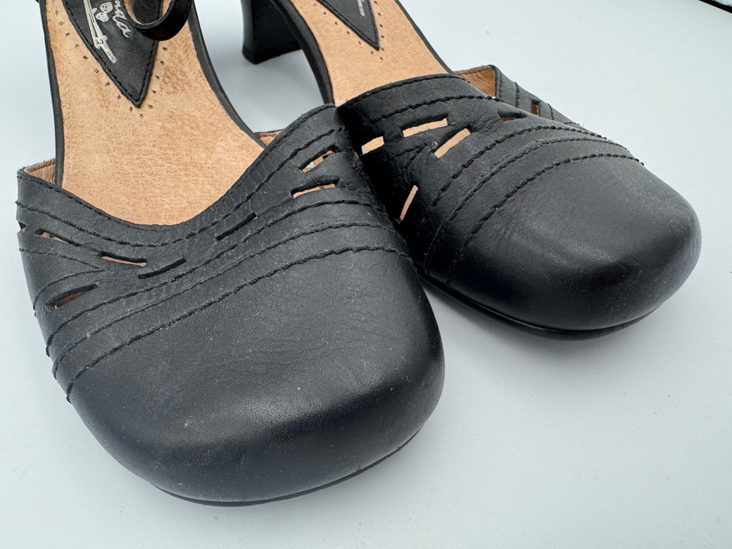 Vintage Colorado Strappy Heels - size 8