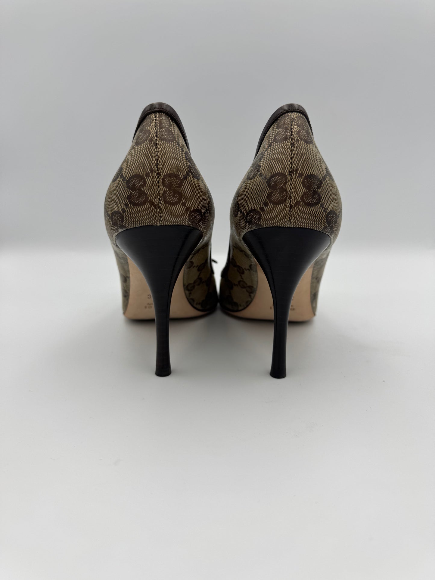 Gucci Peep Toe Heels 37.5