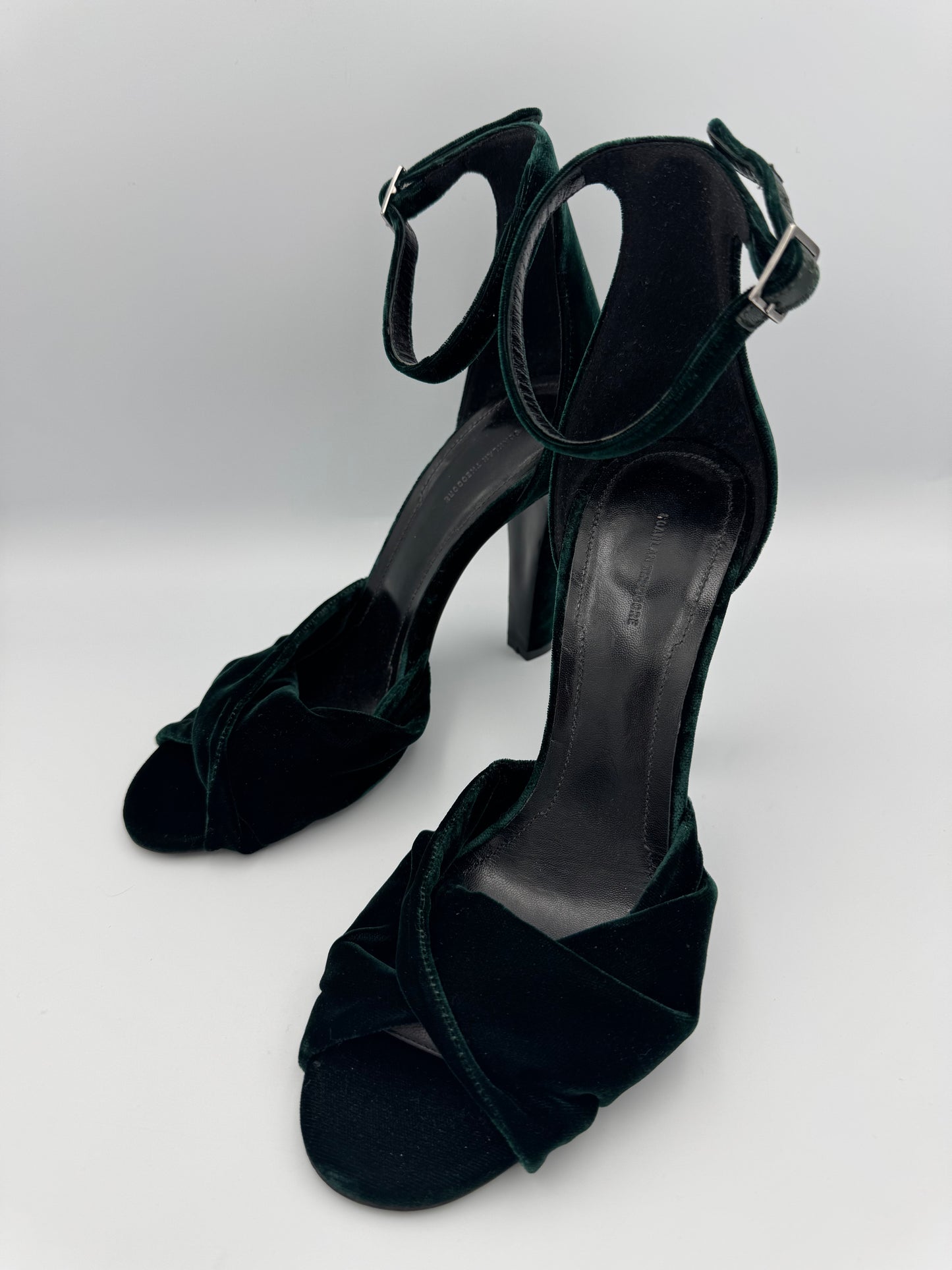 Scanlan Theodore Green Velvet Heels Sz40