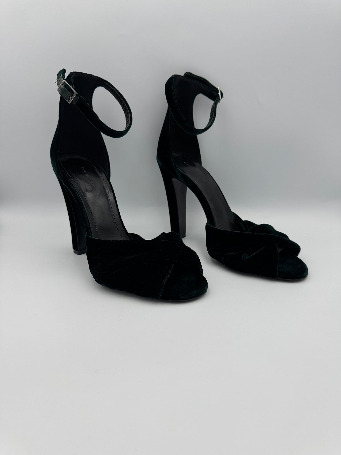 Scanlan Theodore Green Velvet Heels Sz40