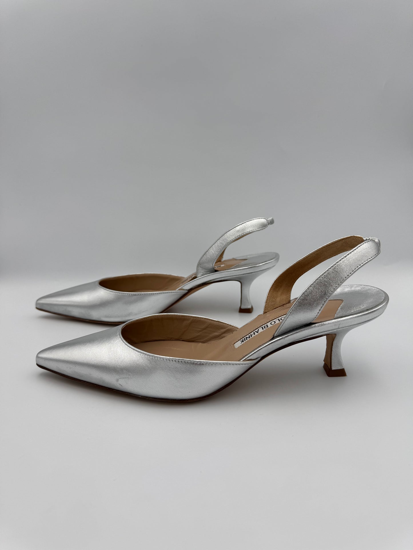 MANOLO BLAHNIK “CAROLYNE” Silver Slingback Mules SIZE 39