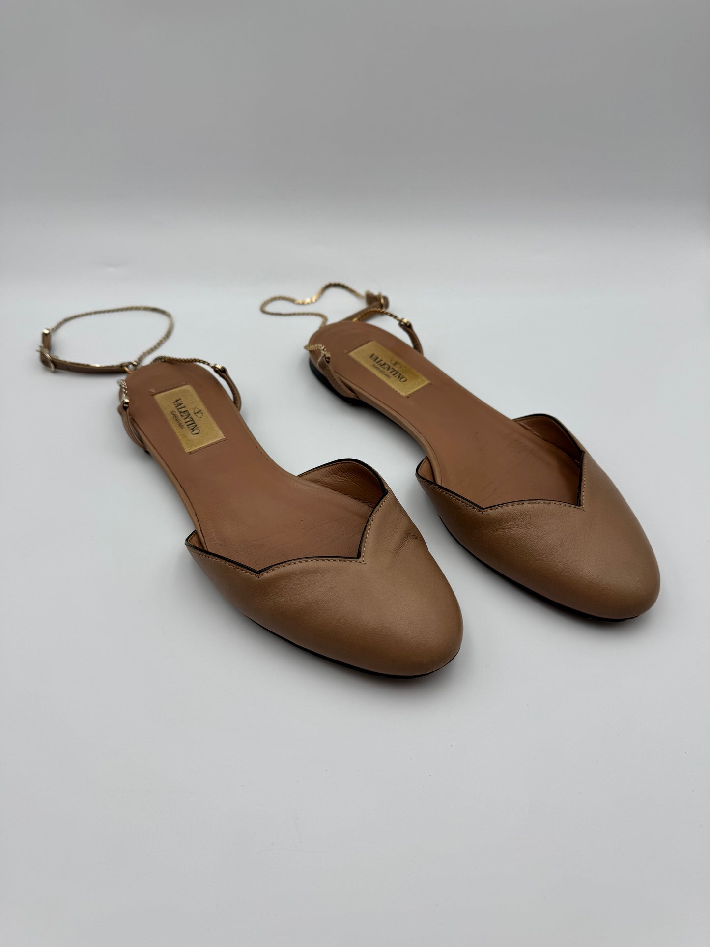 VALENTINO Beige Chained Flats Size 36