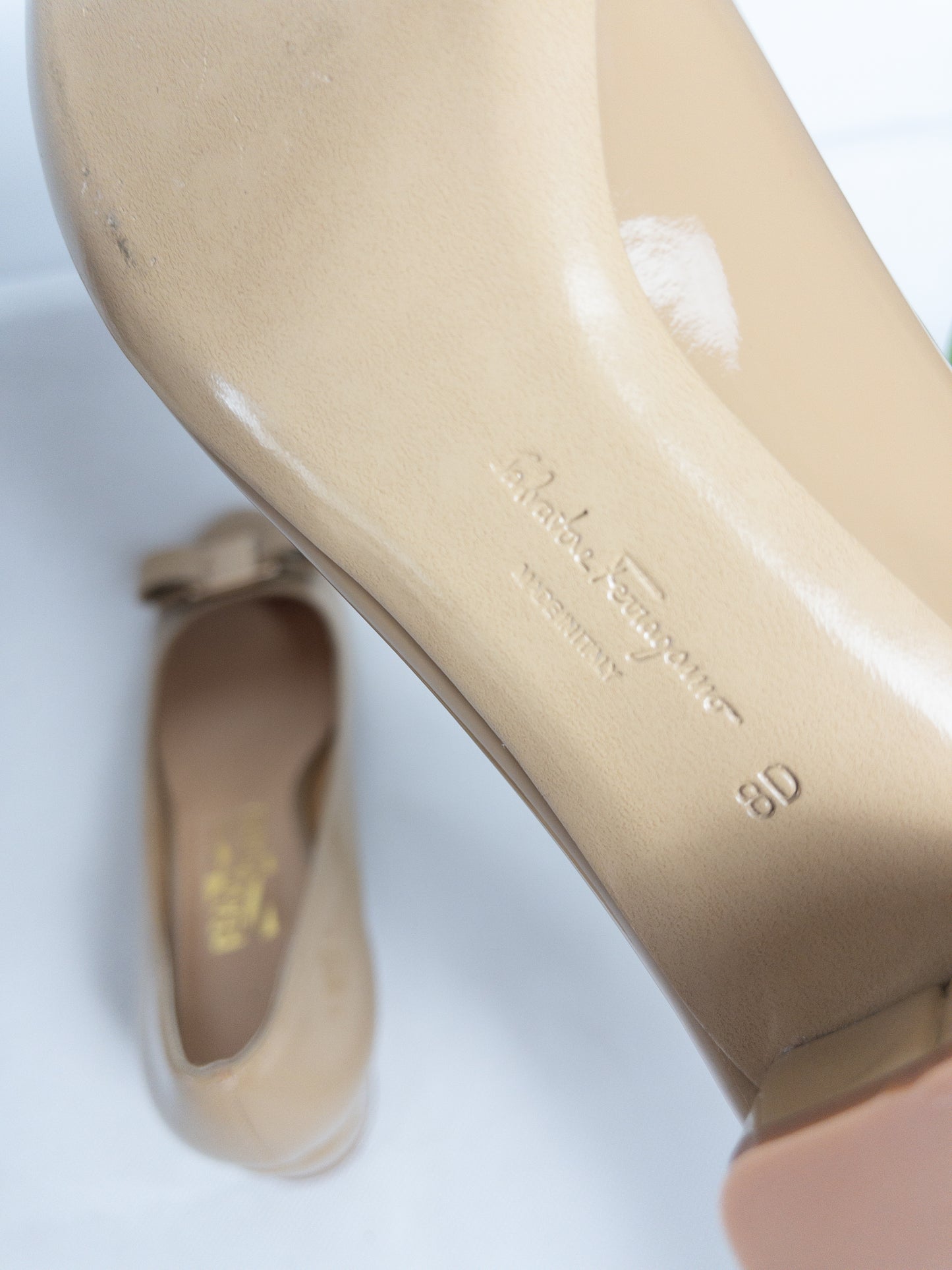 SALVATORE FERRAGAMO nude Vera pumps Sz 8D New (suits 7)