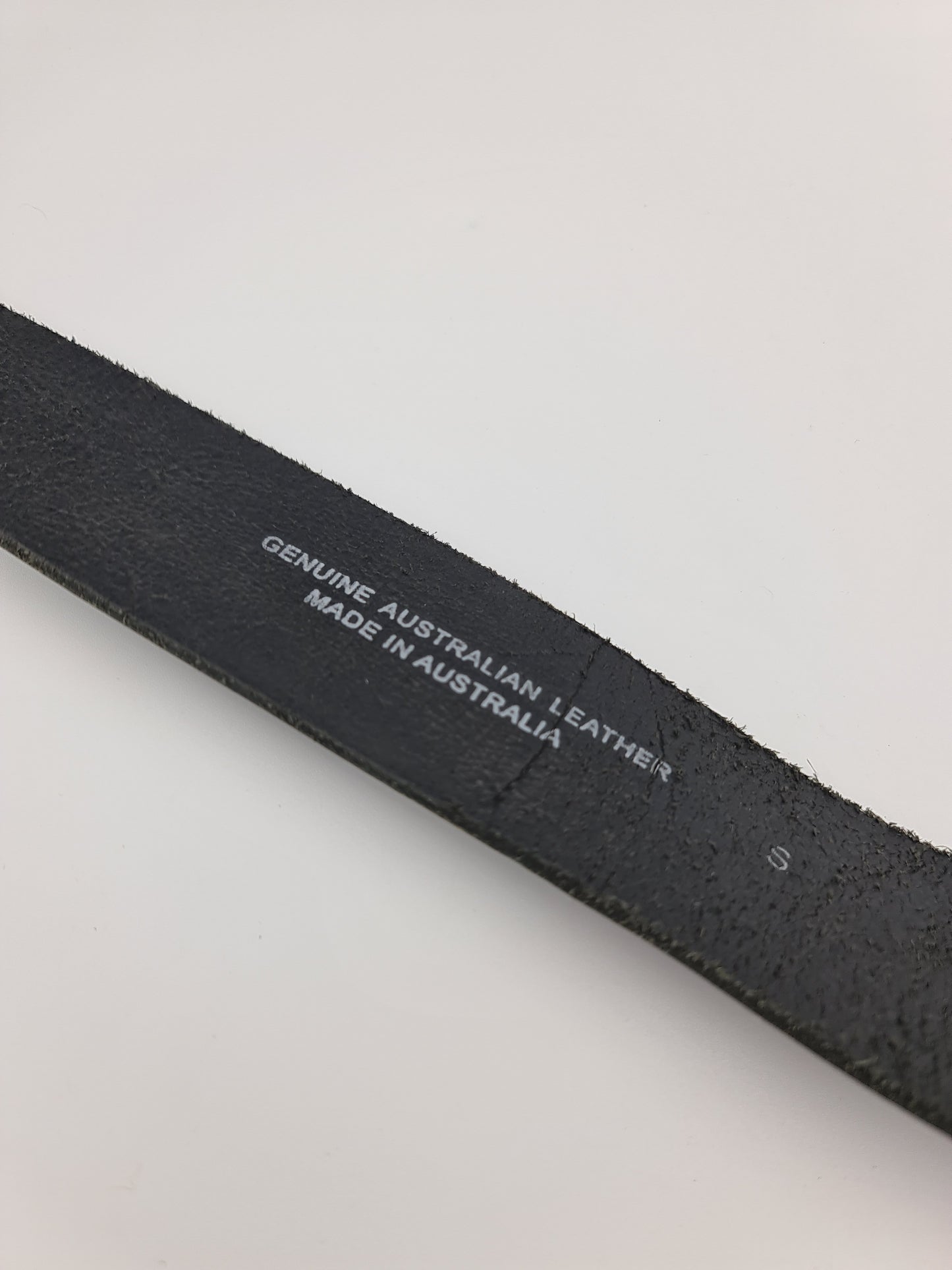 Square buckle black leather belt