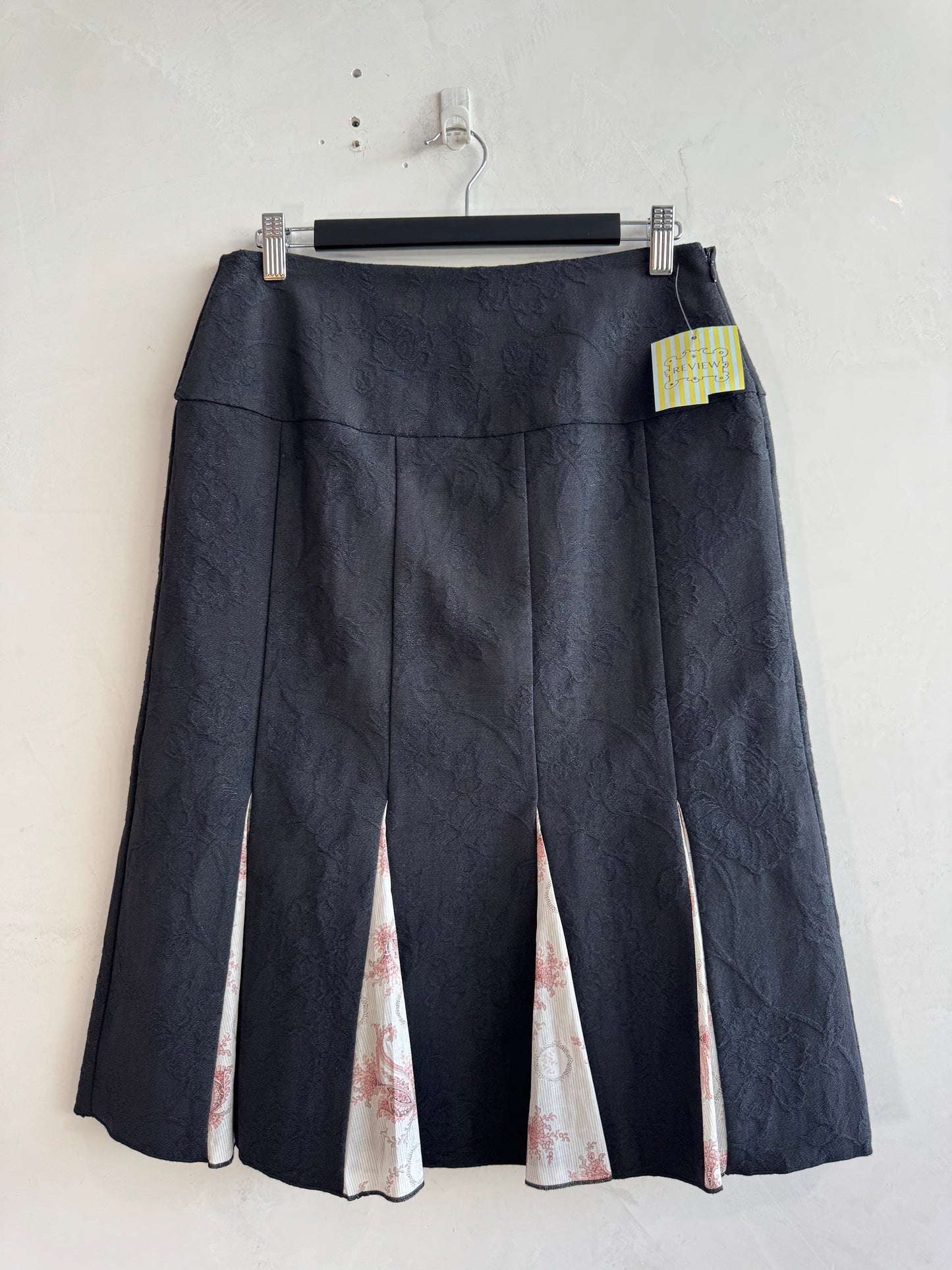 Review black Midi Flare Skirt NWT - size 10