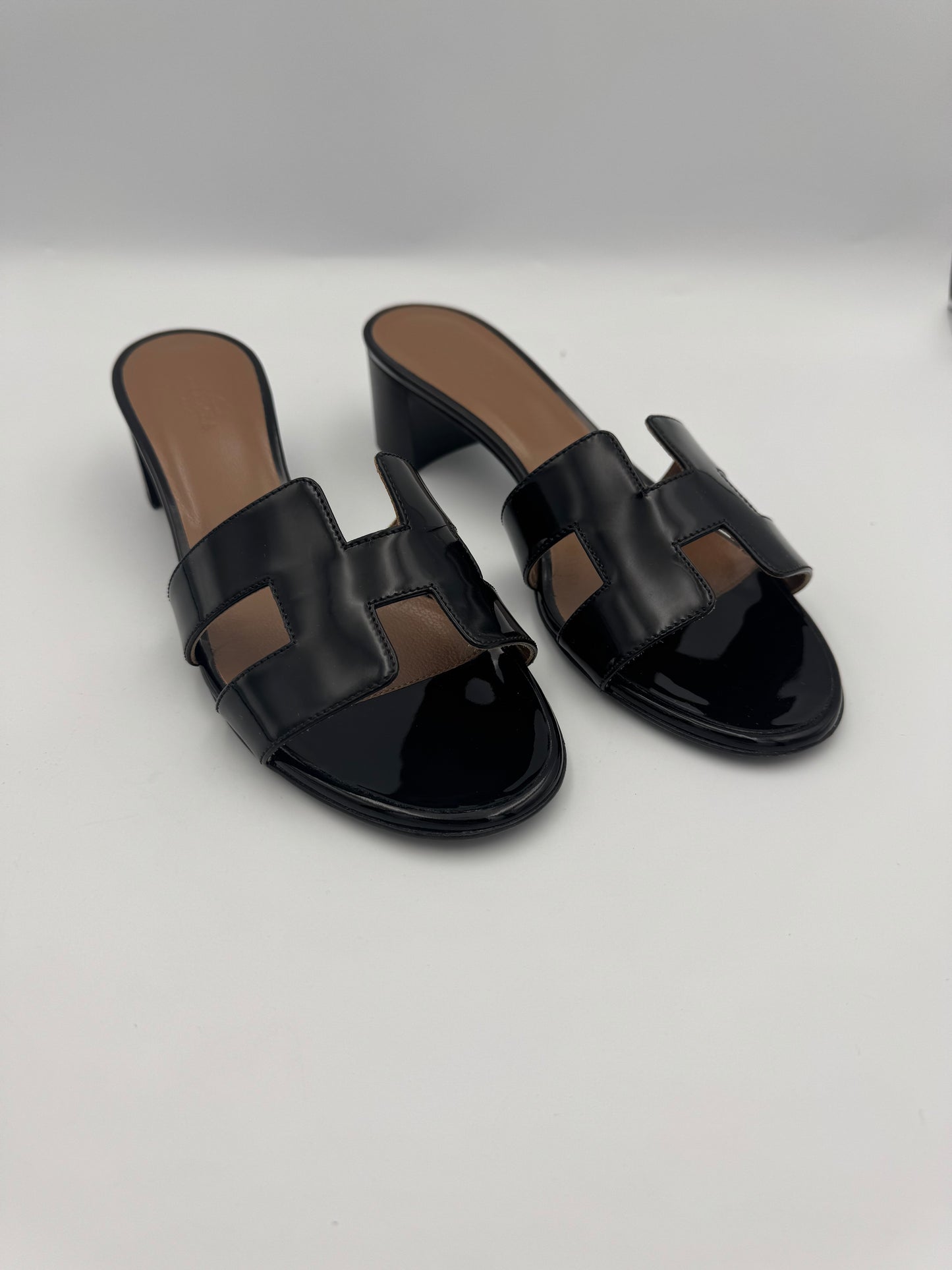 HERMES Oasis Black Sandal Size 37