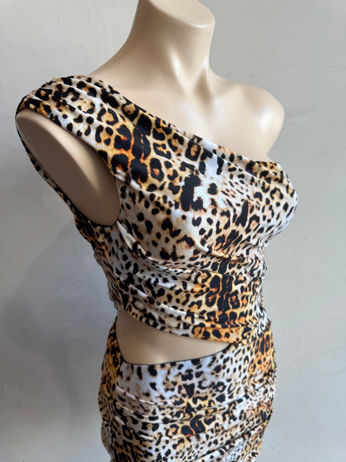 Halpern Leopard Print One Shoulder Dress - size 36