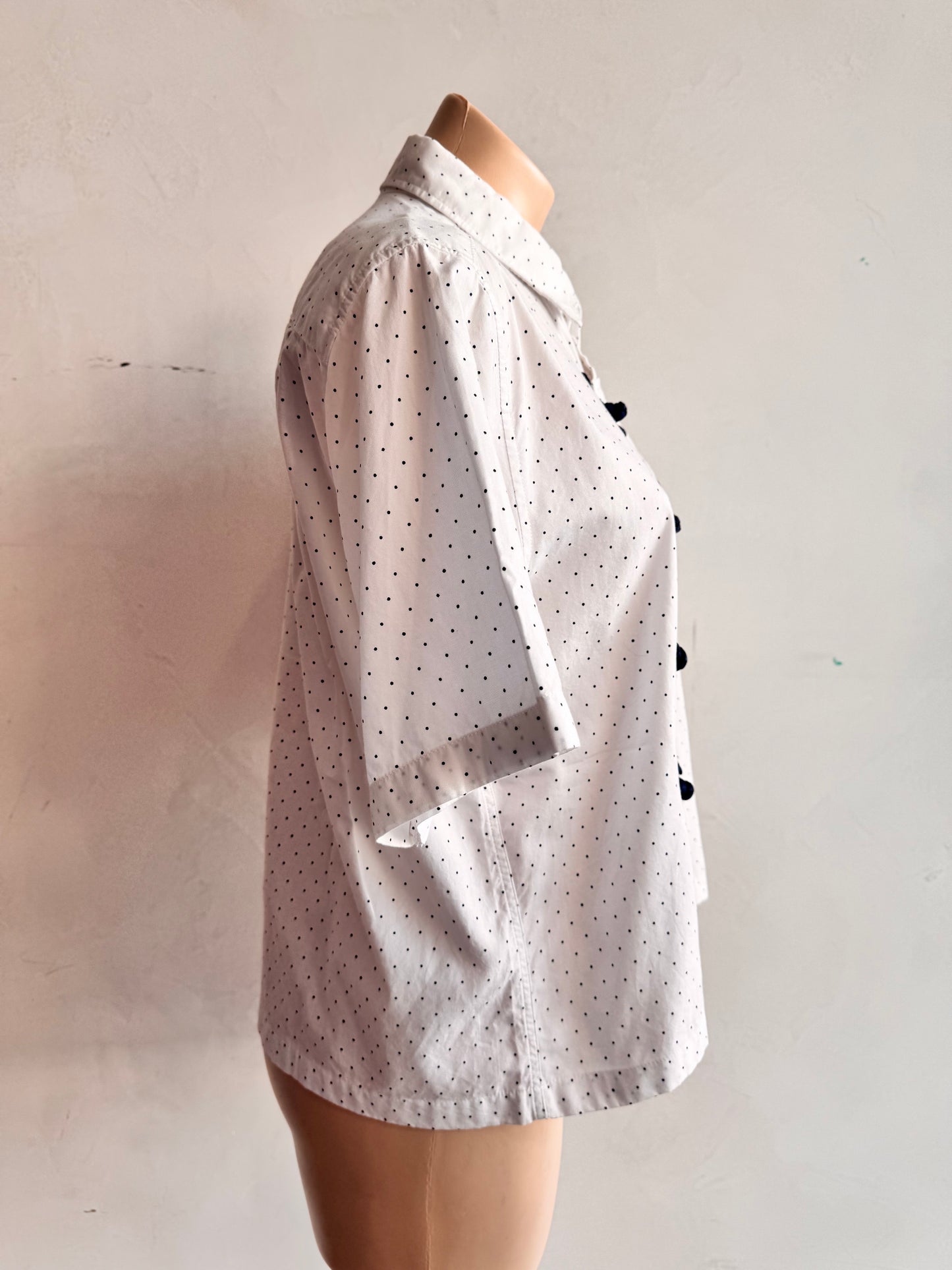 Upcycled white spotted shirt - size XL