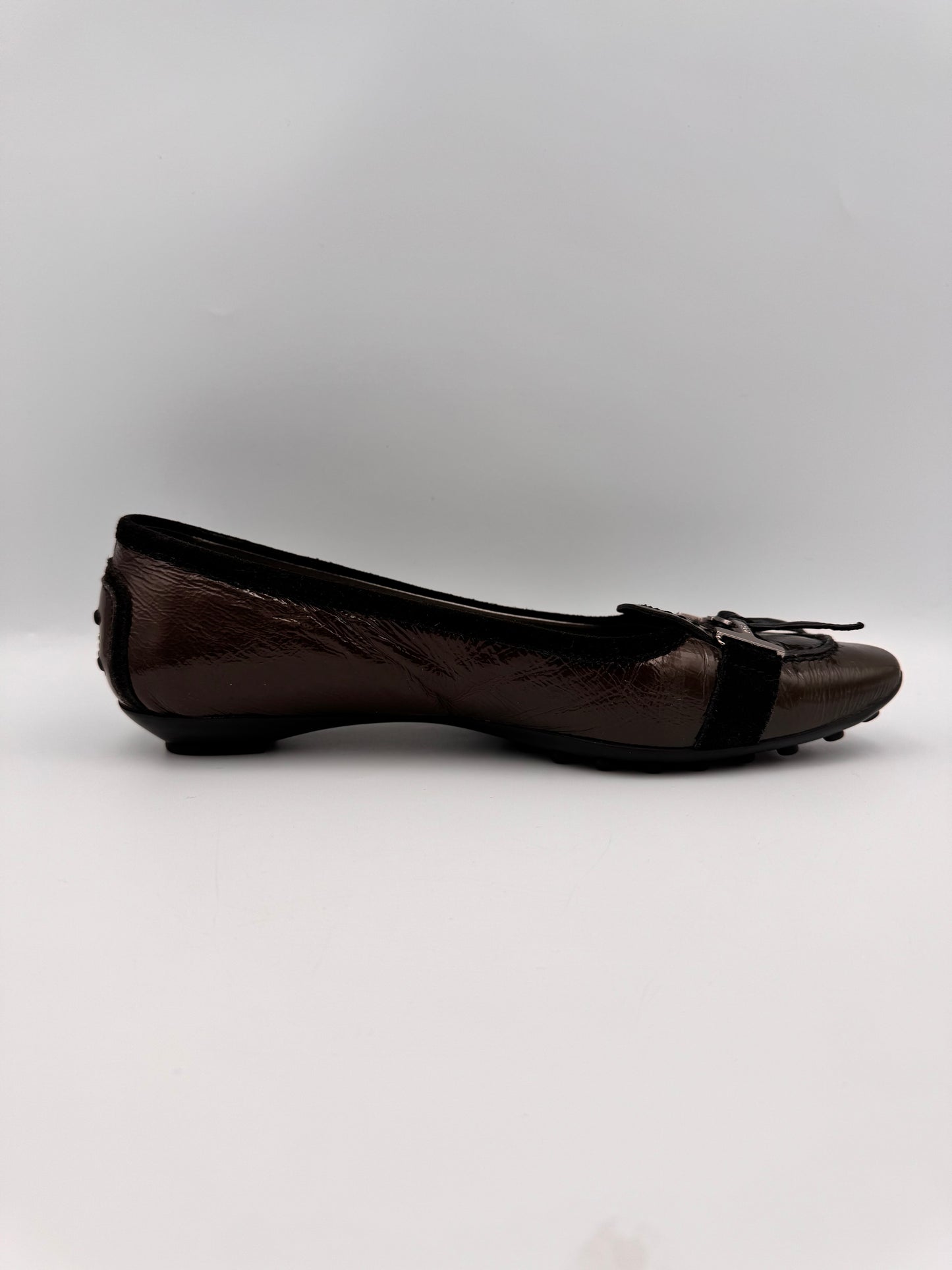 Tod’s Khaki Flats Size 36