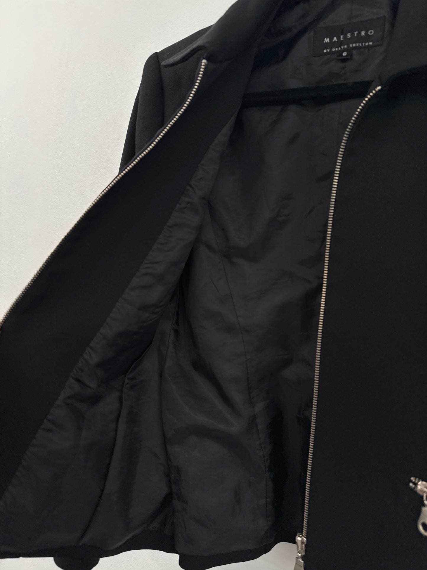 Maestro Black Full-Zip Jacket - Size 10