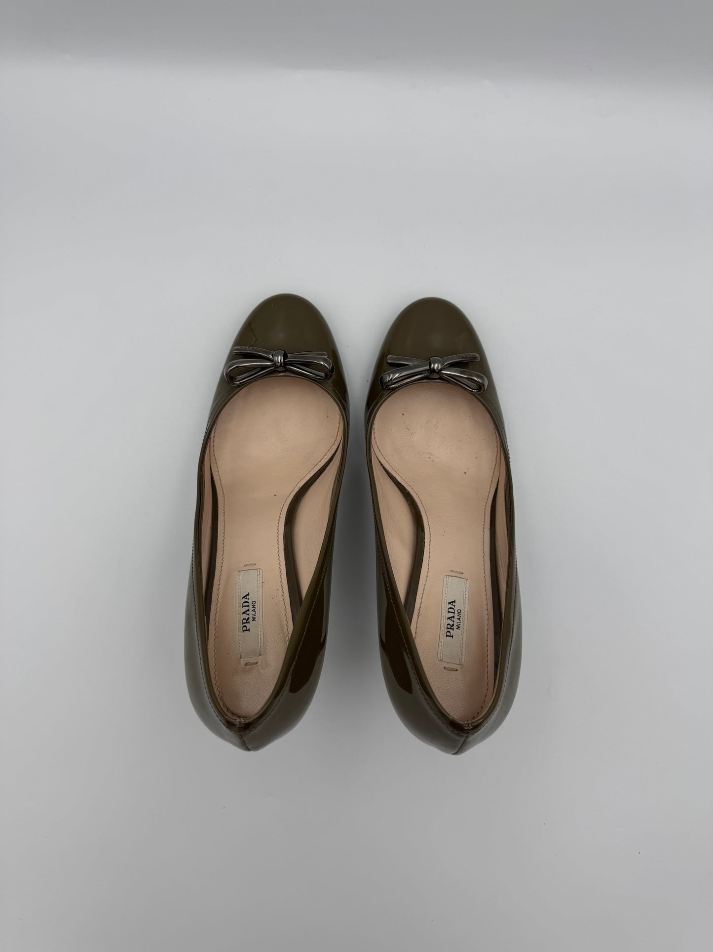 Prada Khaki Pumps with Dustbag Size 37