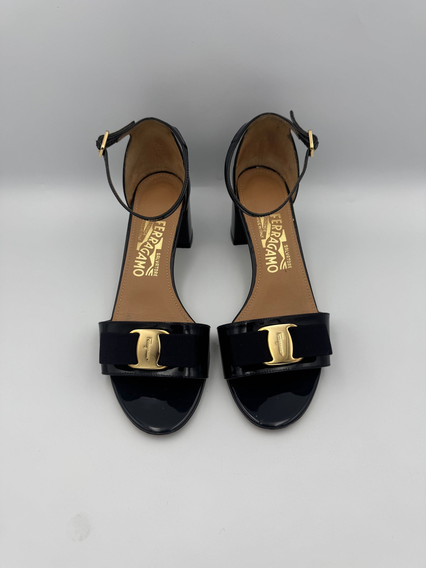 SALVATORE FERRAGAMO NAVY VERA SANDALS 6.5