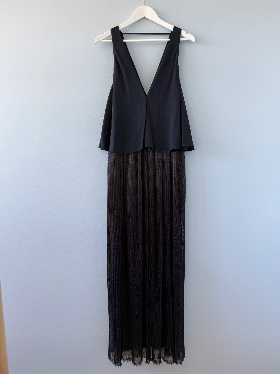 Scanlan Theodore Black Black Deep V-Neck Pleated Maxi Dress Size 10