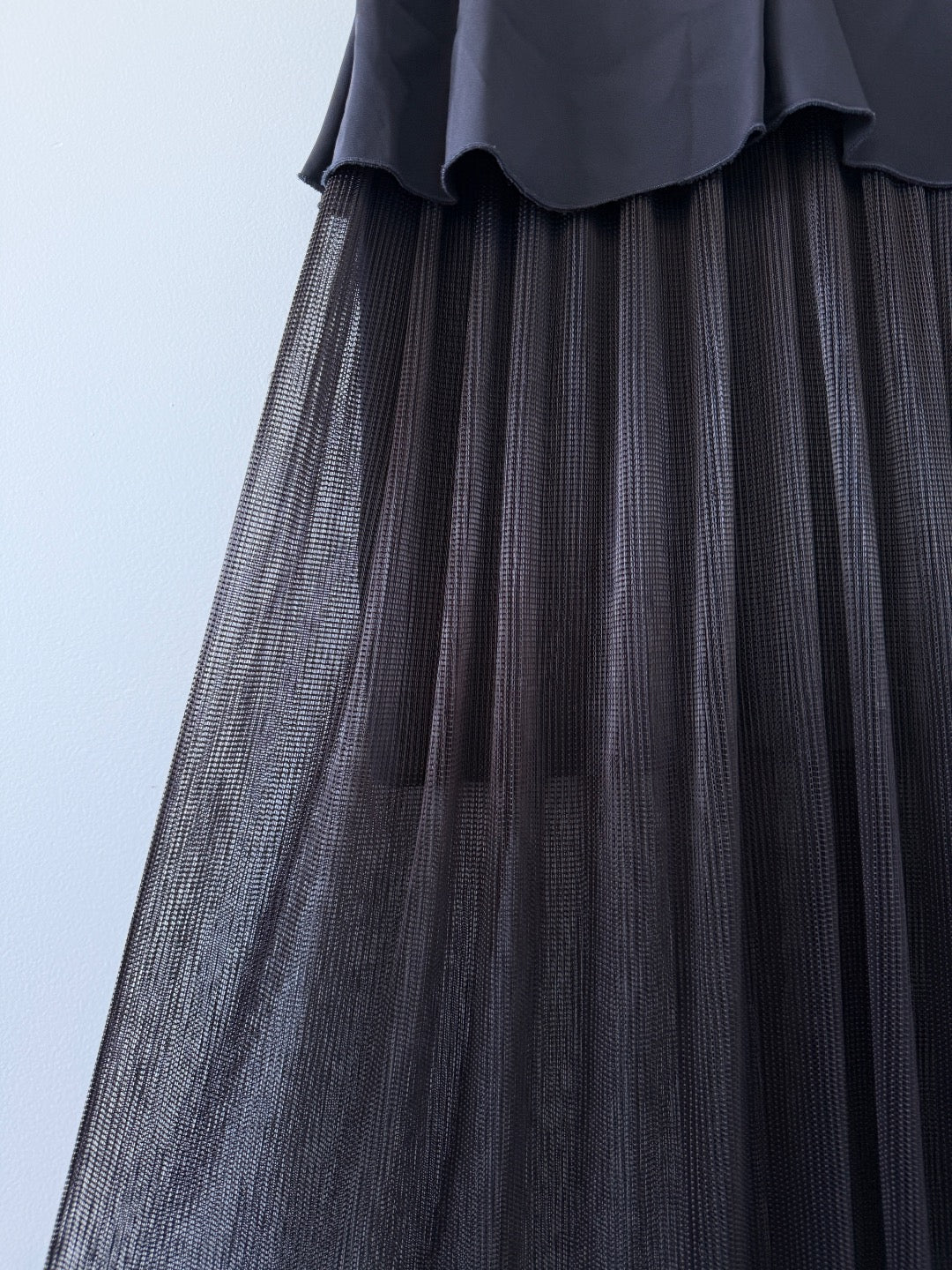 Scanlan Theodore Black Black Deep V-Neck Pleated Maxi Dress Size 10