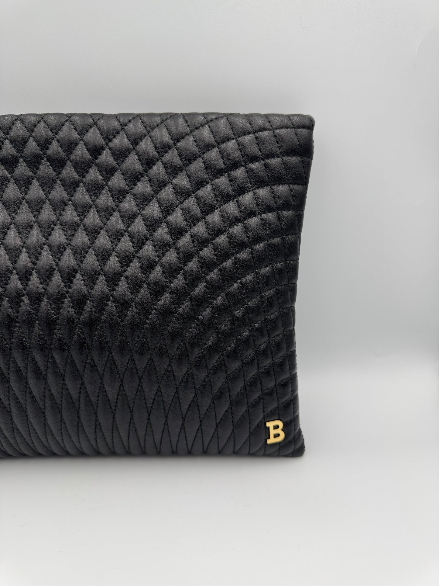 BALLY DIAMONDS STITCHES BLK LARGE POUCH