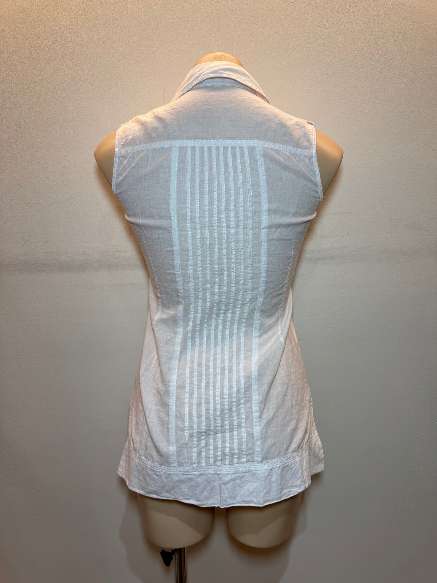 Link White Sleeveless Top - size XS