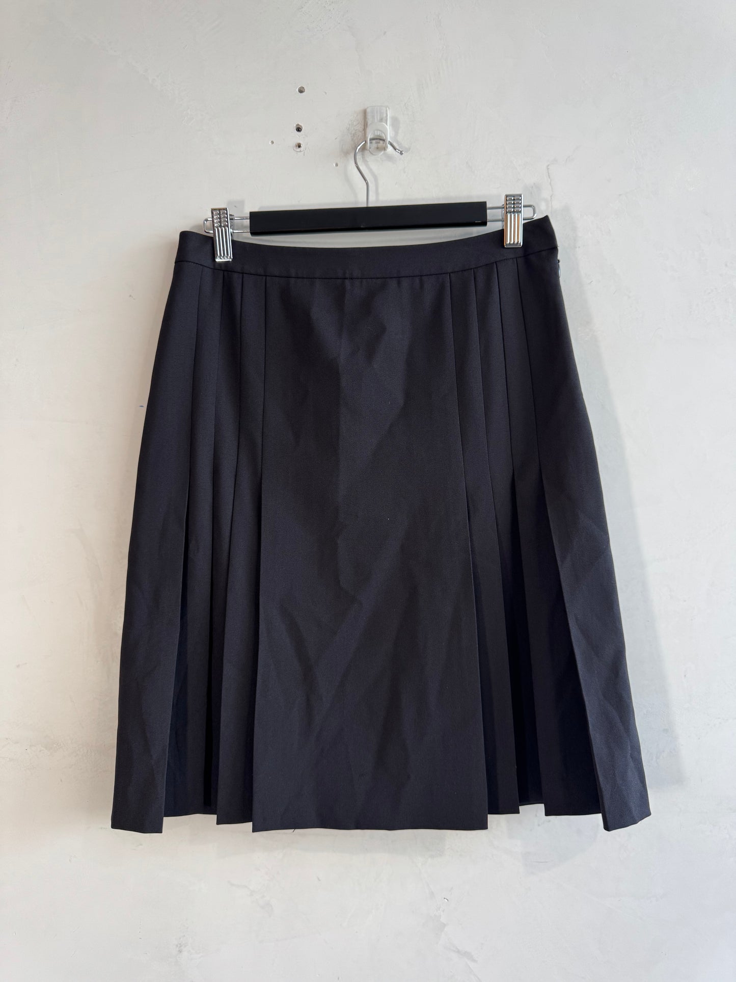 G2000 Black Pleated Skirt - size 9