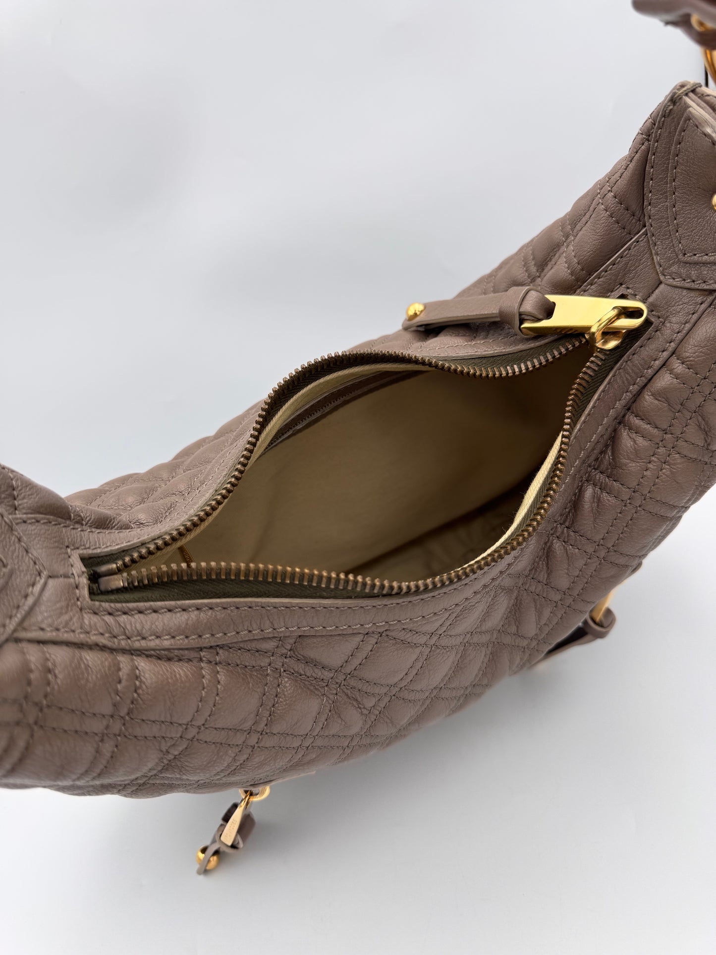 MARC JACOBS Hobo Banana Calf Leather Bag in Mouse