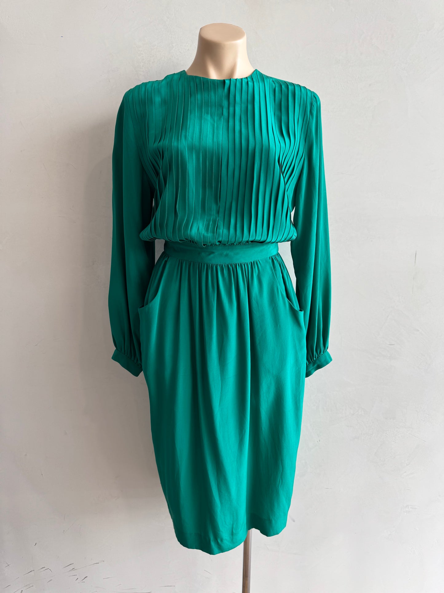 Vintage Emerald green silk midi dress - size S