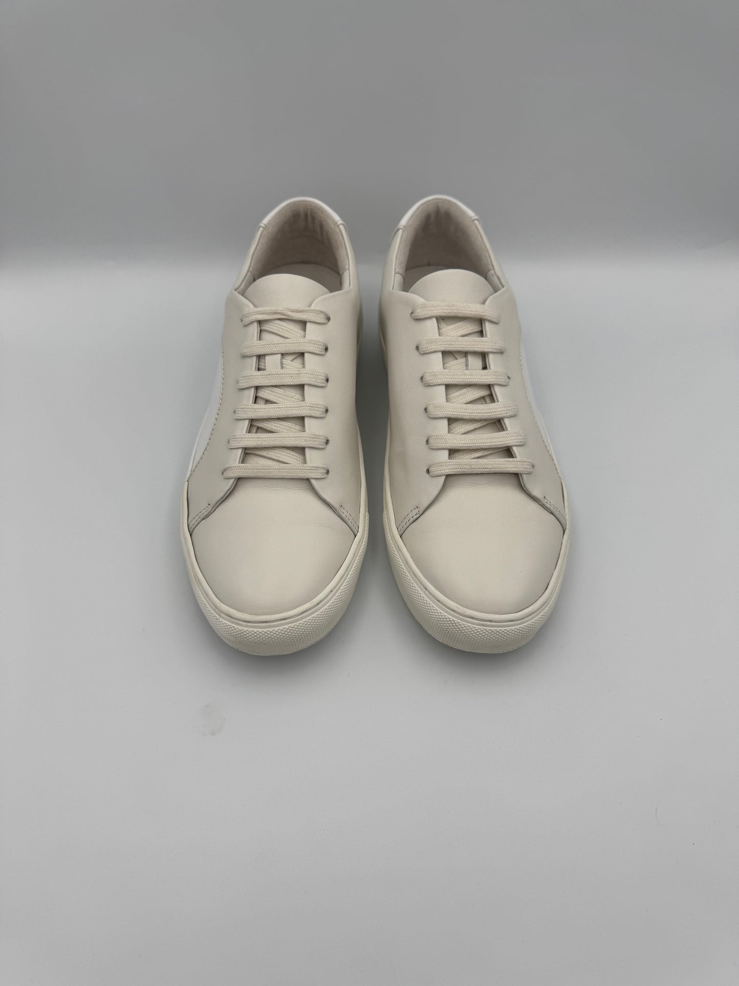 THEY NY Circle Low Profile Sneaker Size 39 BNIB White/Off-White