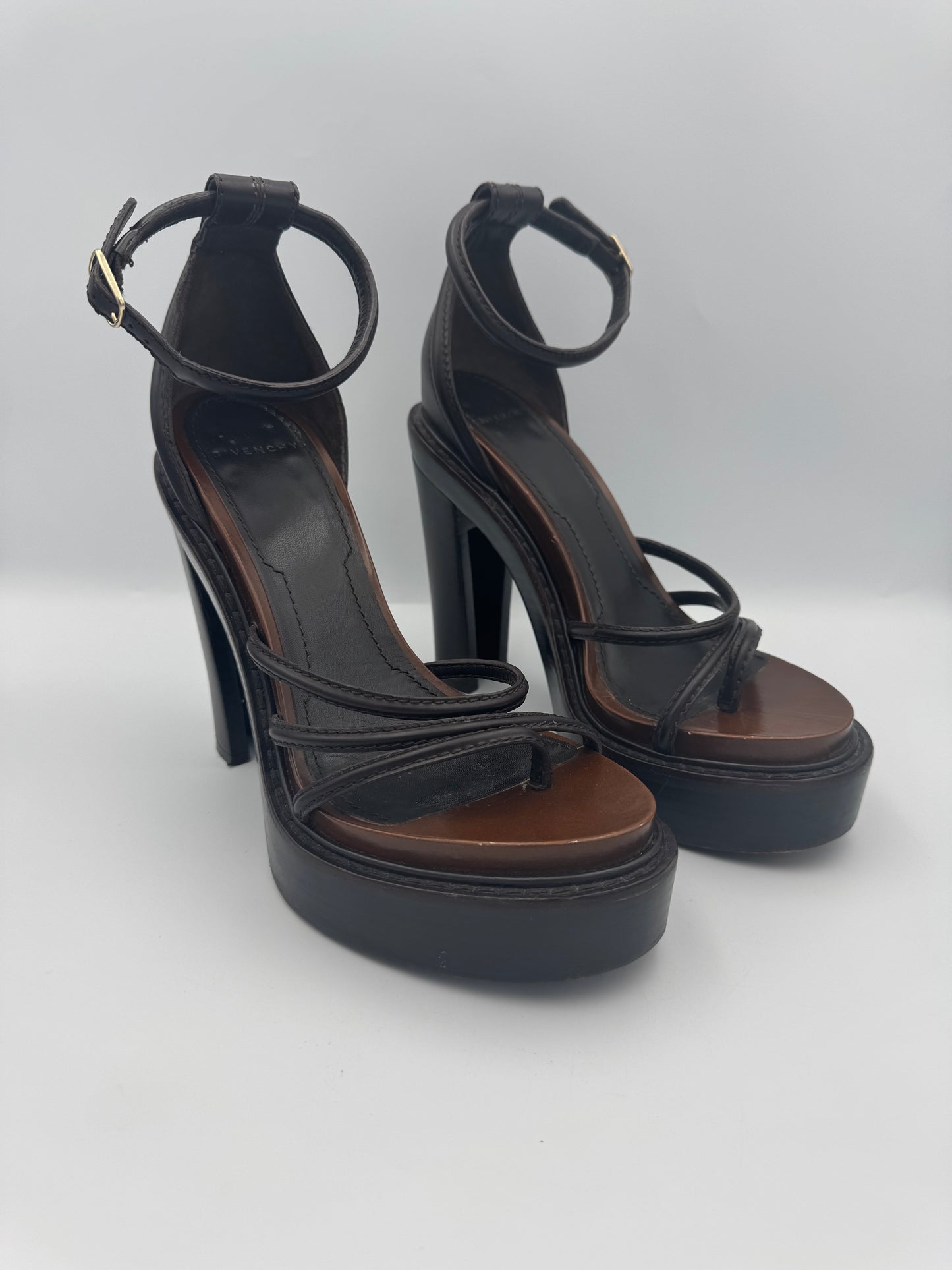 GIVENCHY SANDALS size 40
