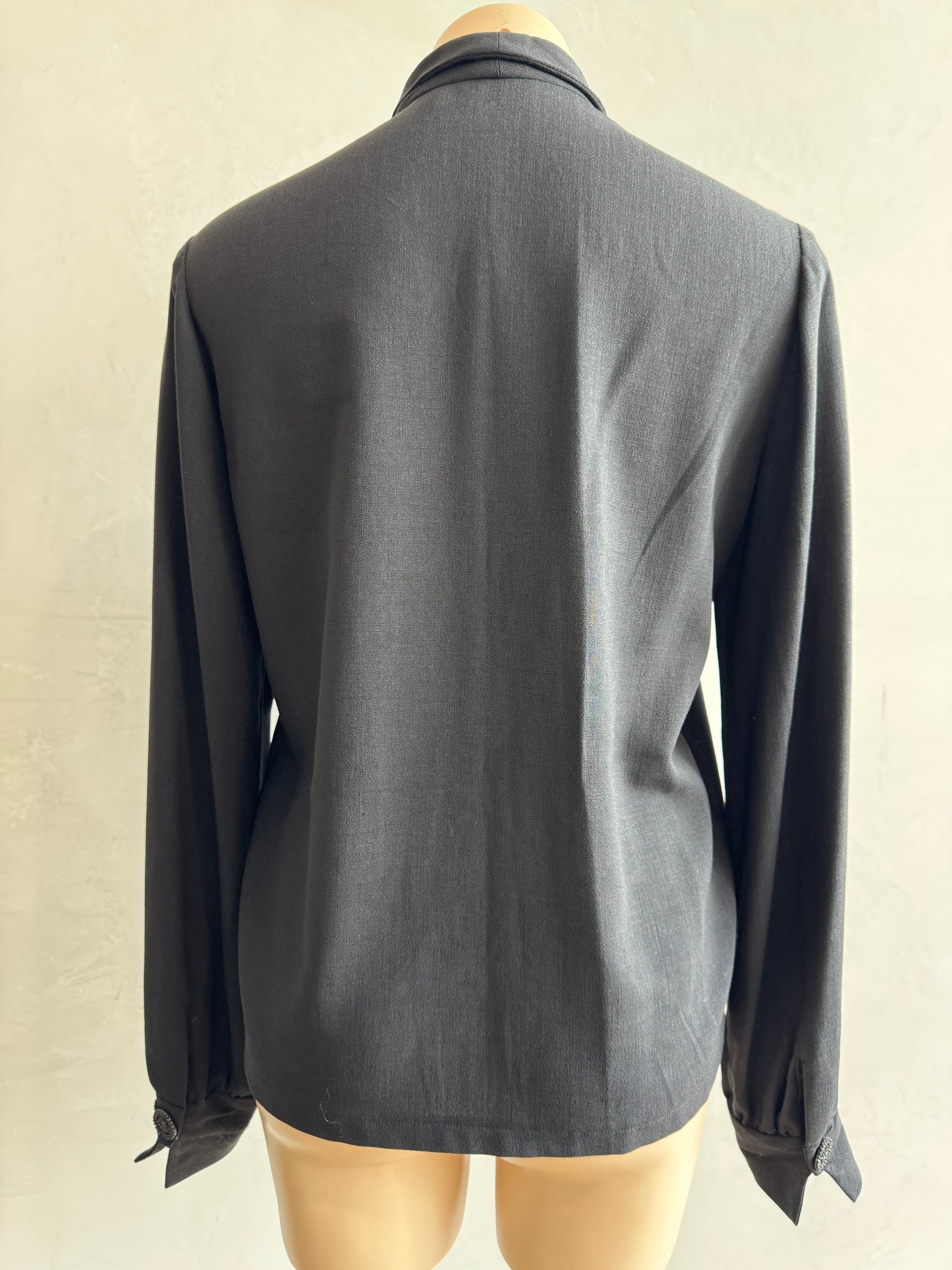 Vintage black shirt -size M