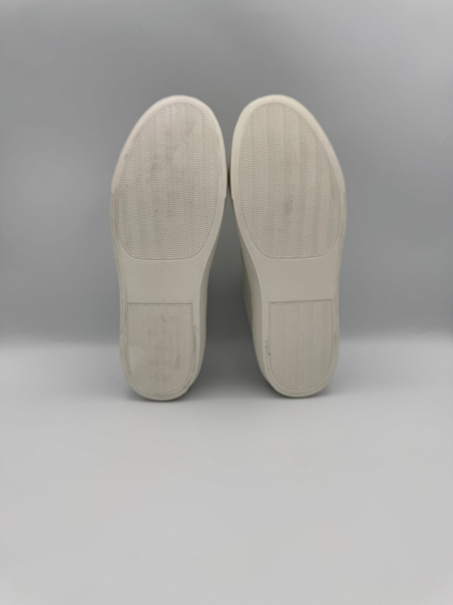 THEY NY Circle Low Profile Sneaker Size 39 BNIB White/Off-White