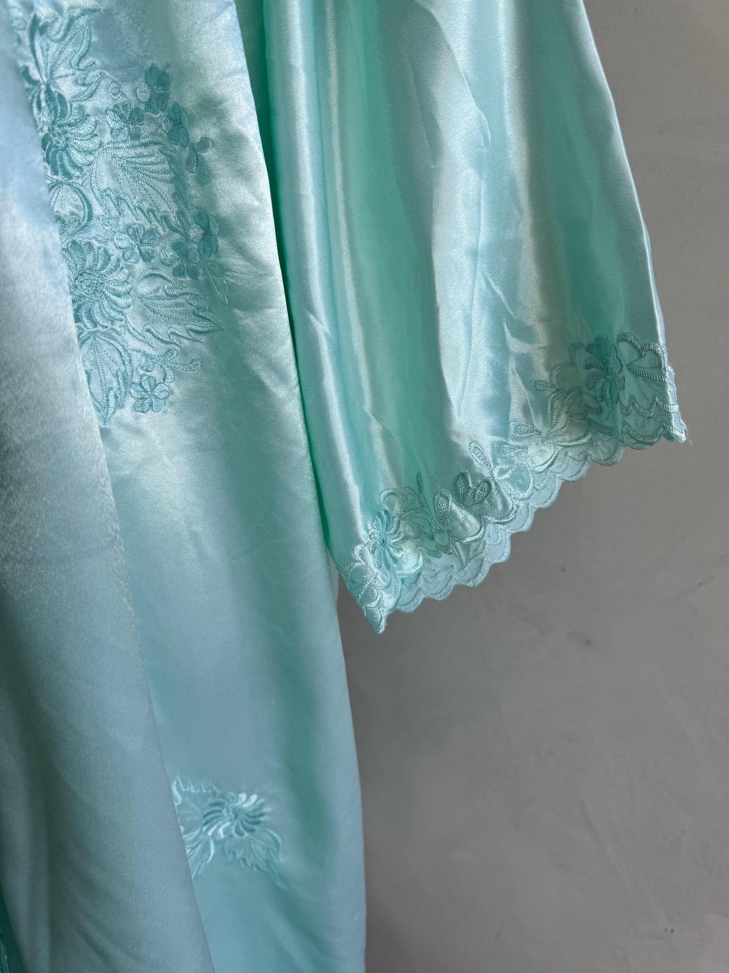 Mint green tone - size M