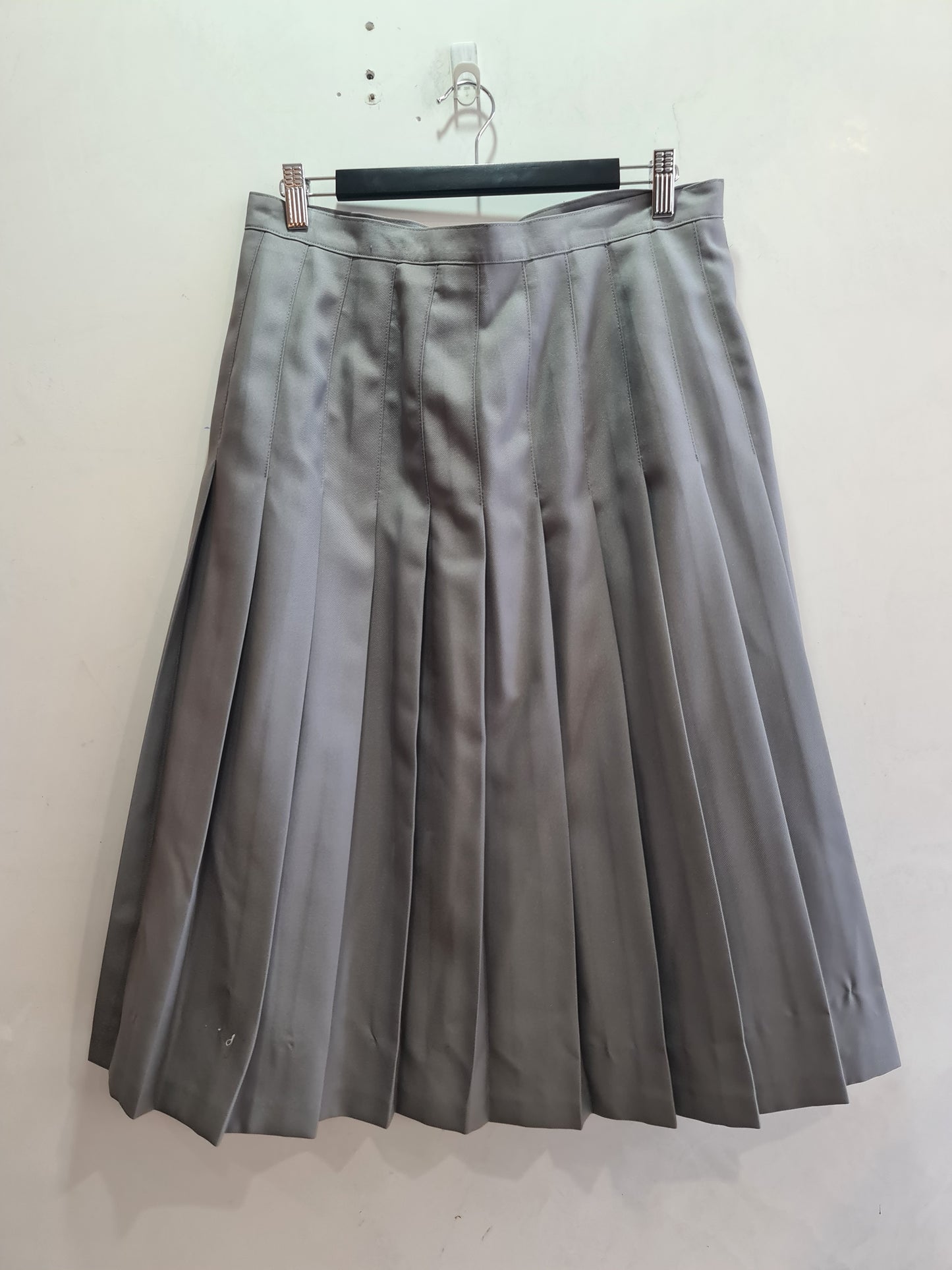 Vintage Grey Pleated Skirt - size 18