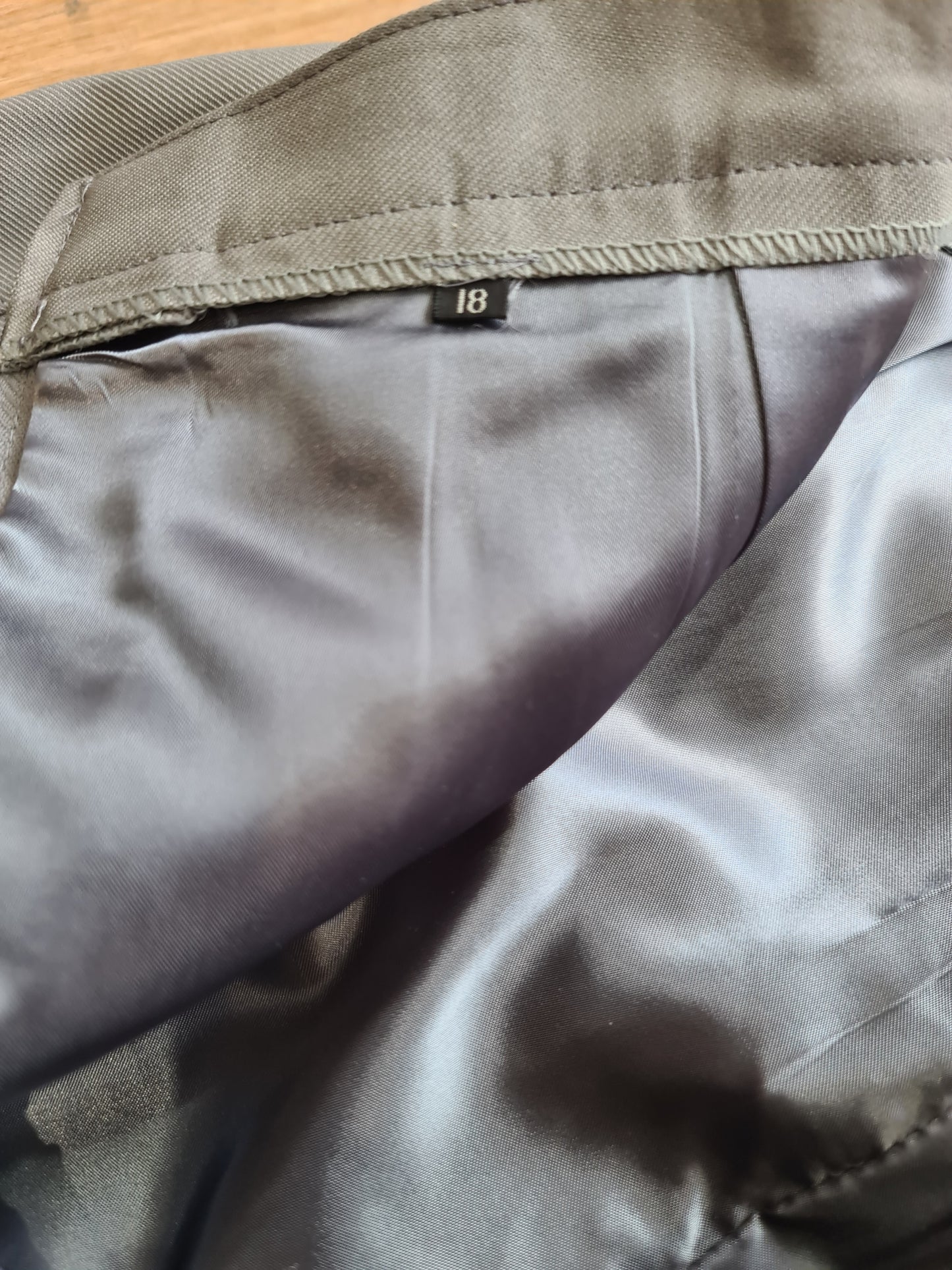 Vintage Grey Pleated Skirt - size 18