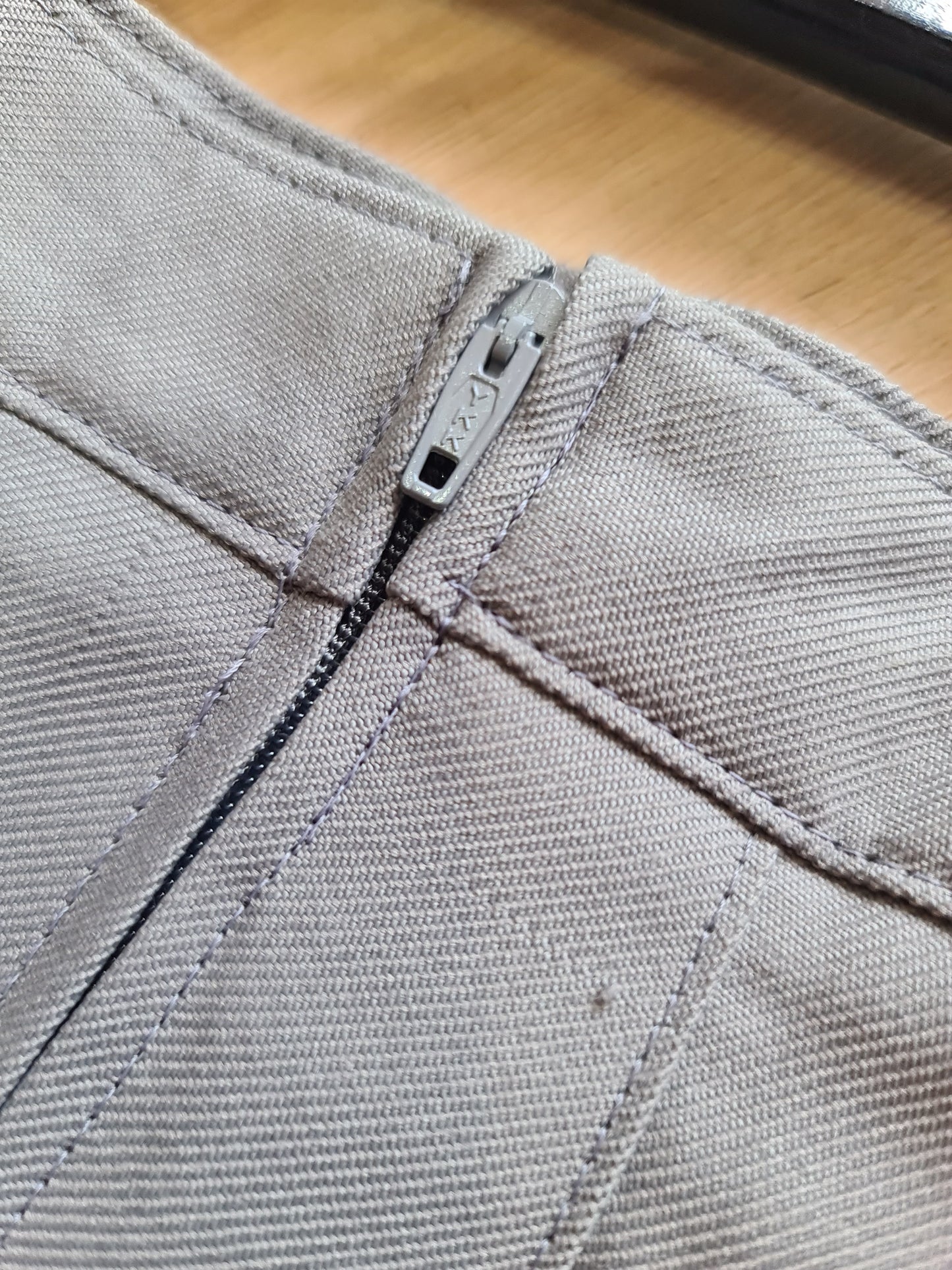 Vintage Grey Pleated Skirt - size 18