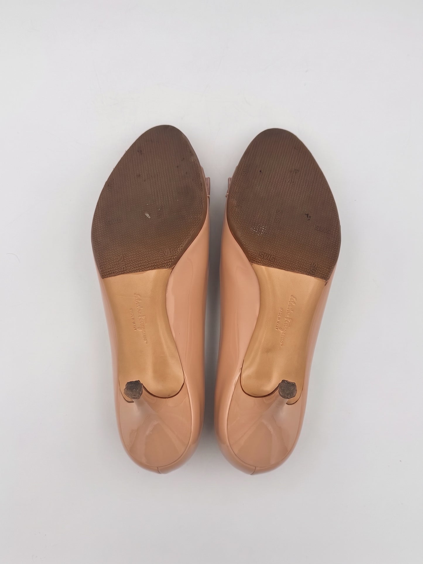 Brown Salvatore Ferragamo Carla Beige Patent Leather Pumps Size UK 5 Size