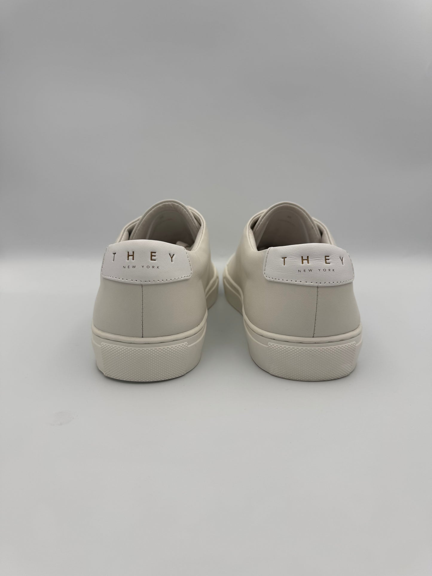 THEY NY Circle Low Profile Sneaker Size 39 BNIB White/Off-White